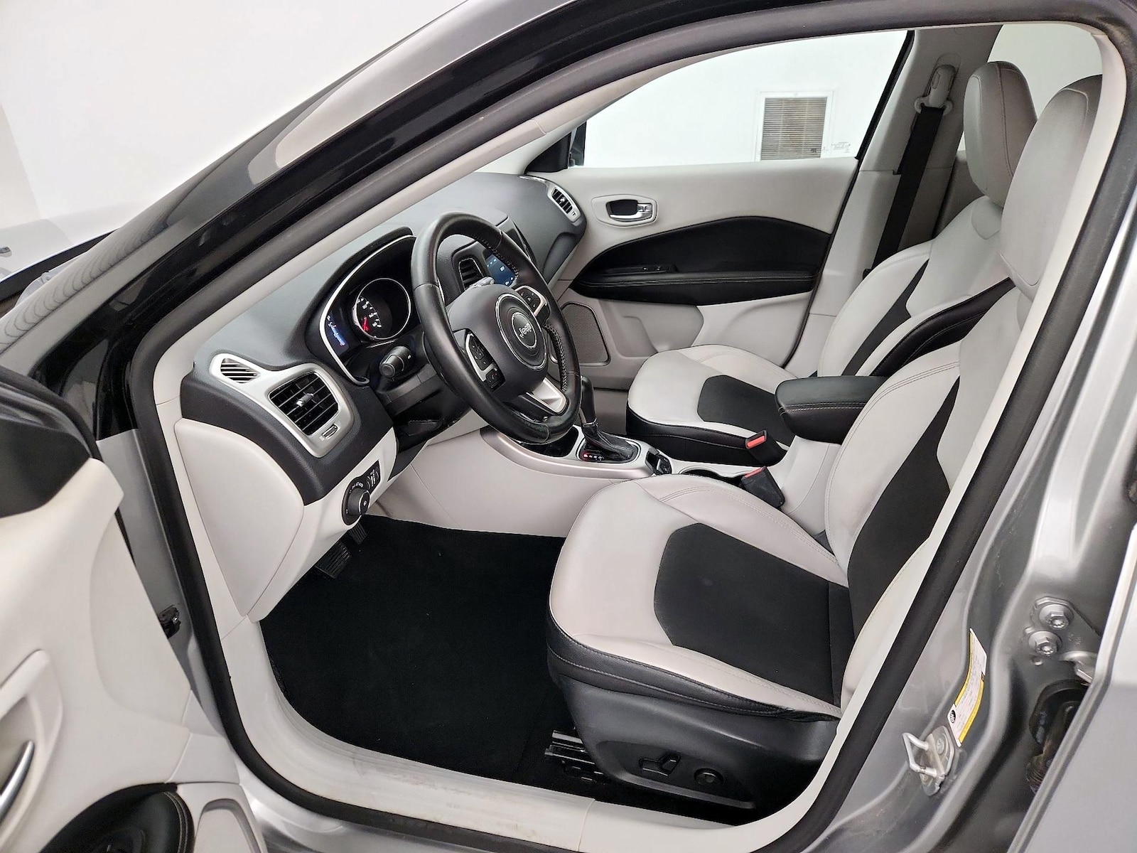 Power Seat(s) & Side Airbags