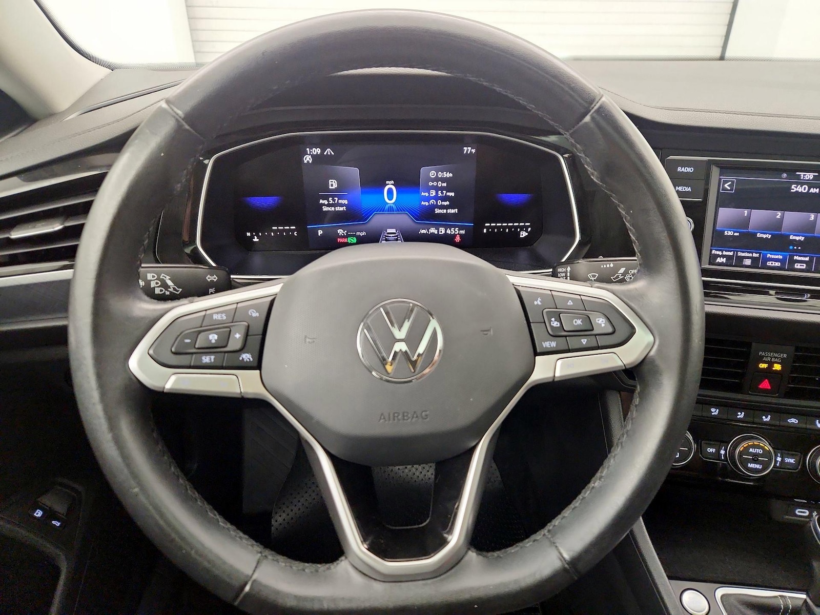 2024 Volkswagen Jetta SE - Photo 11