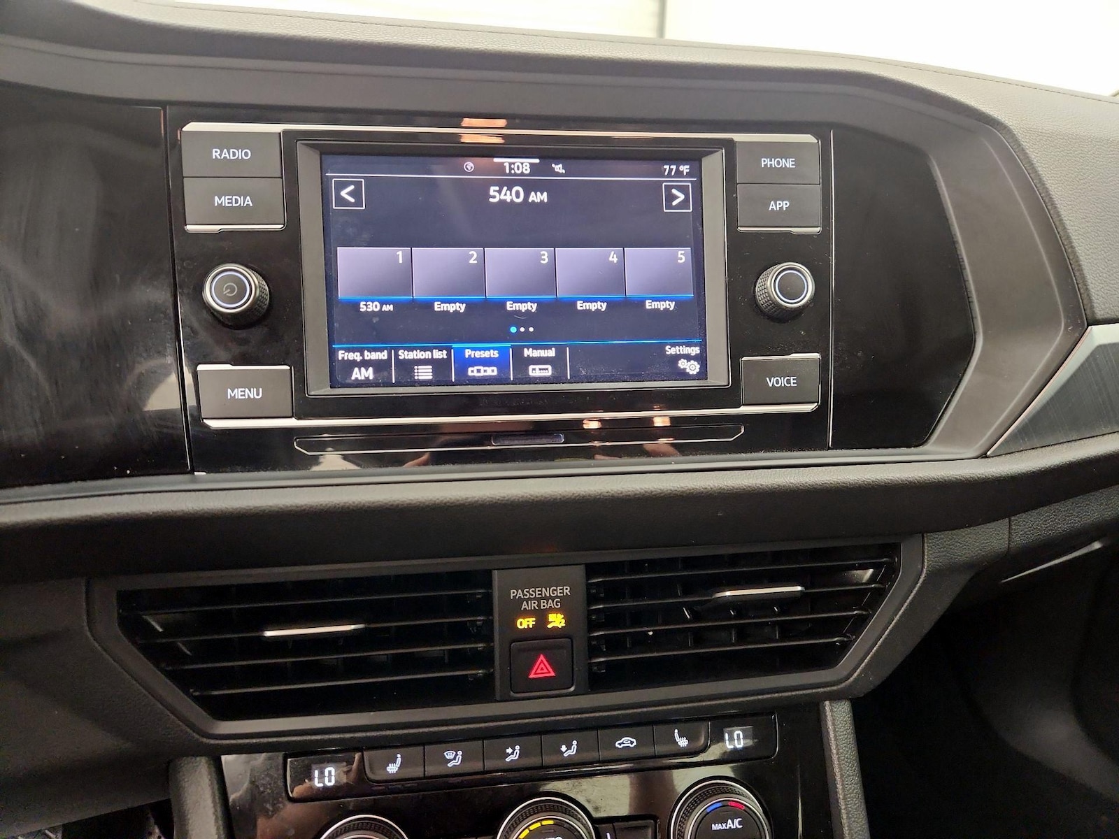 2024 Volkswagen Jetta SE - Photo 16