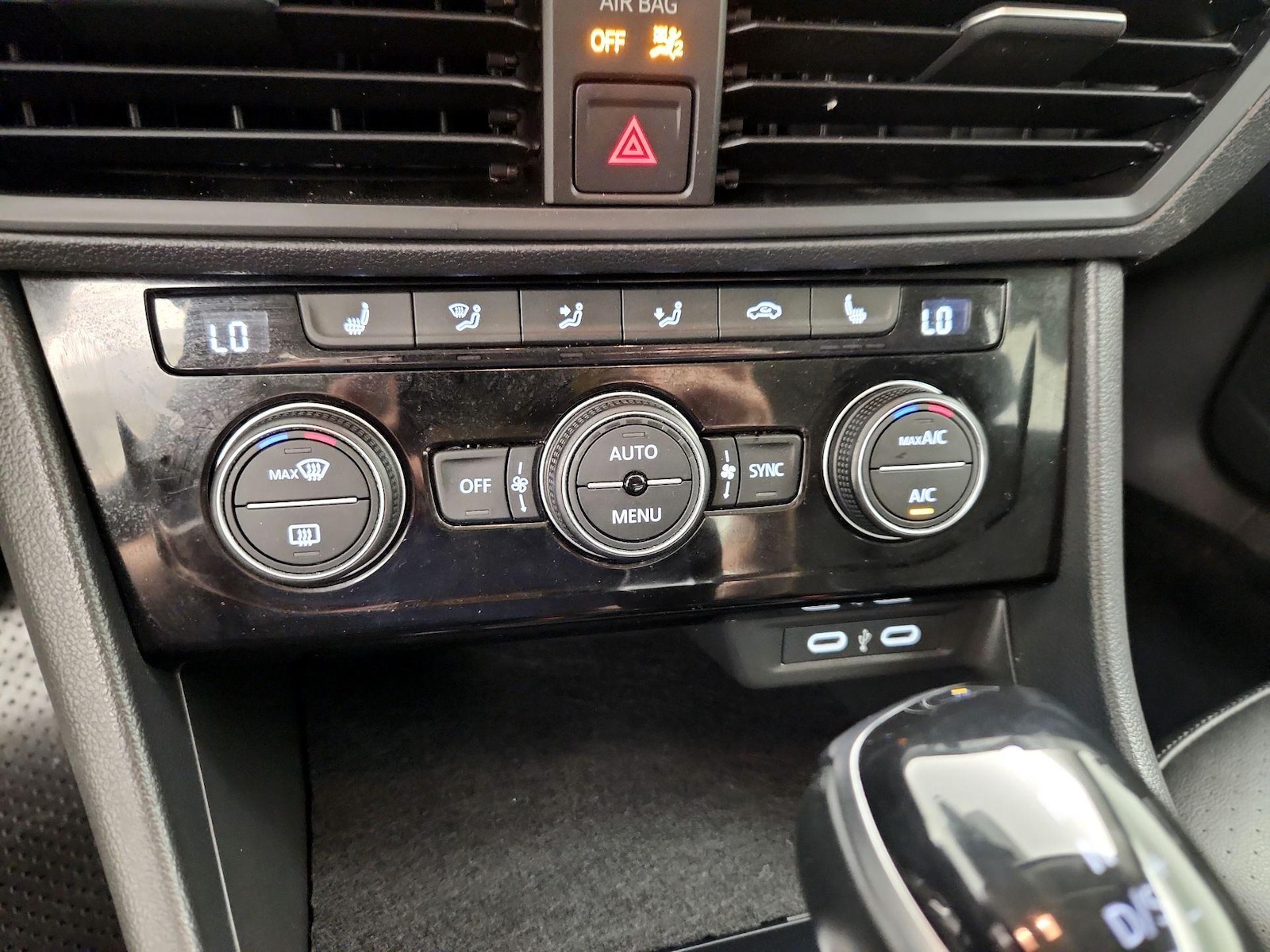 2024 Volkswagen Jetta SE - Photo 17