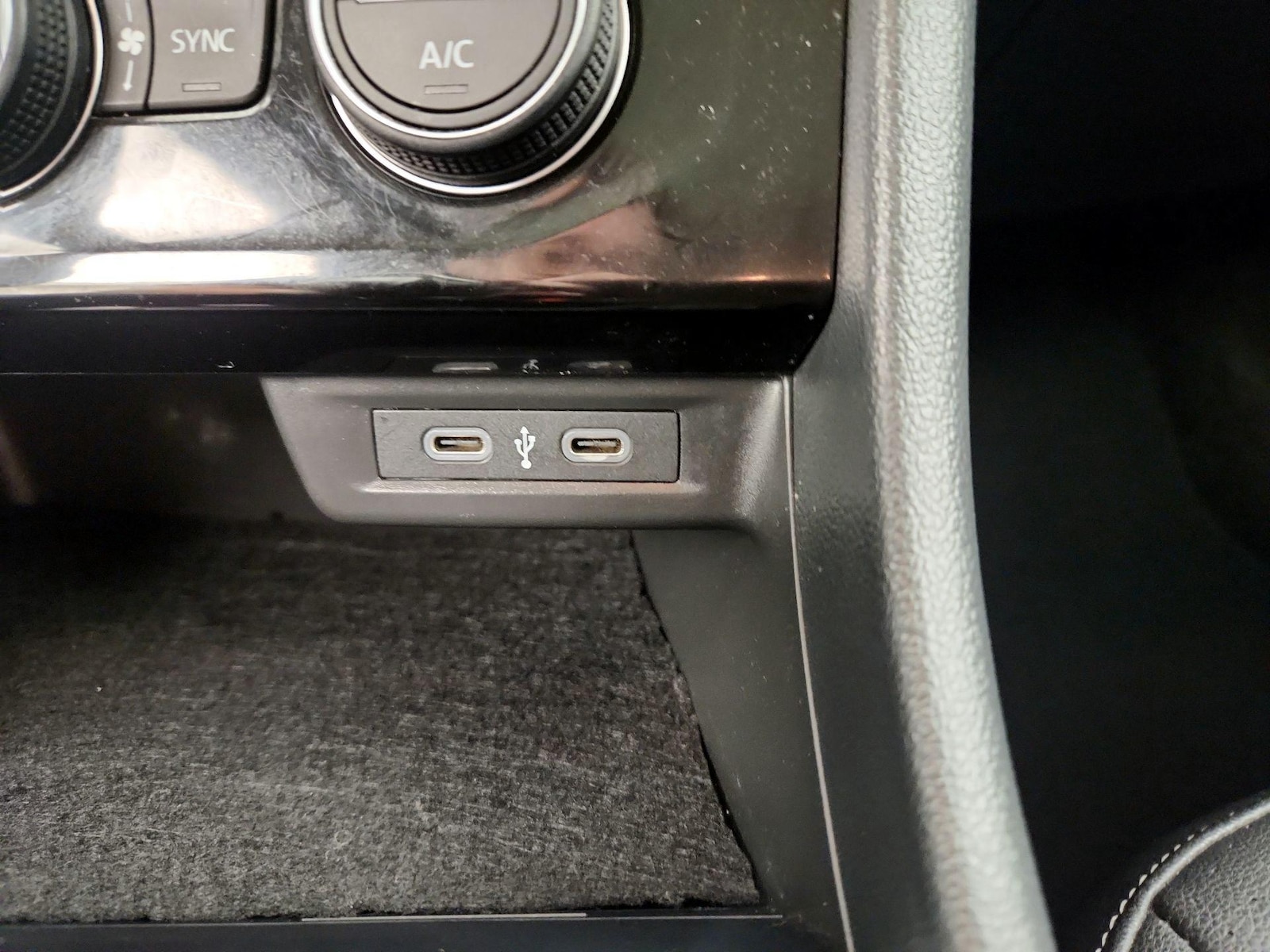 2024 Volkswagen Jetta SE - Photo 19