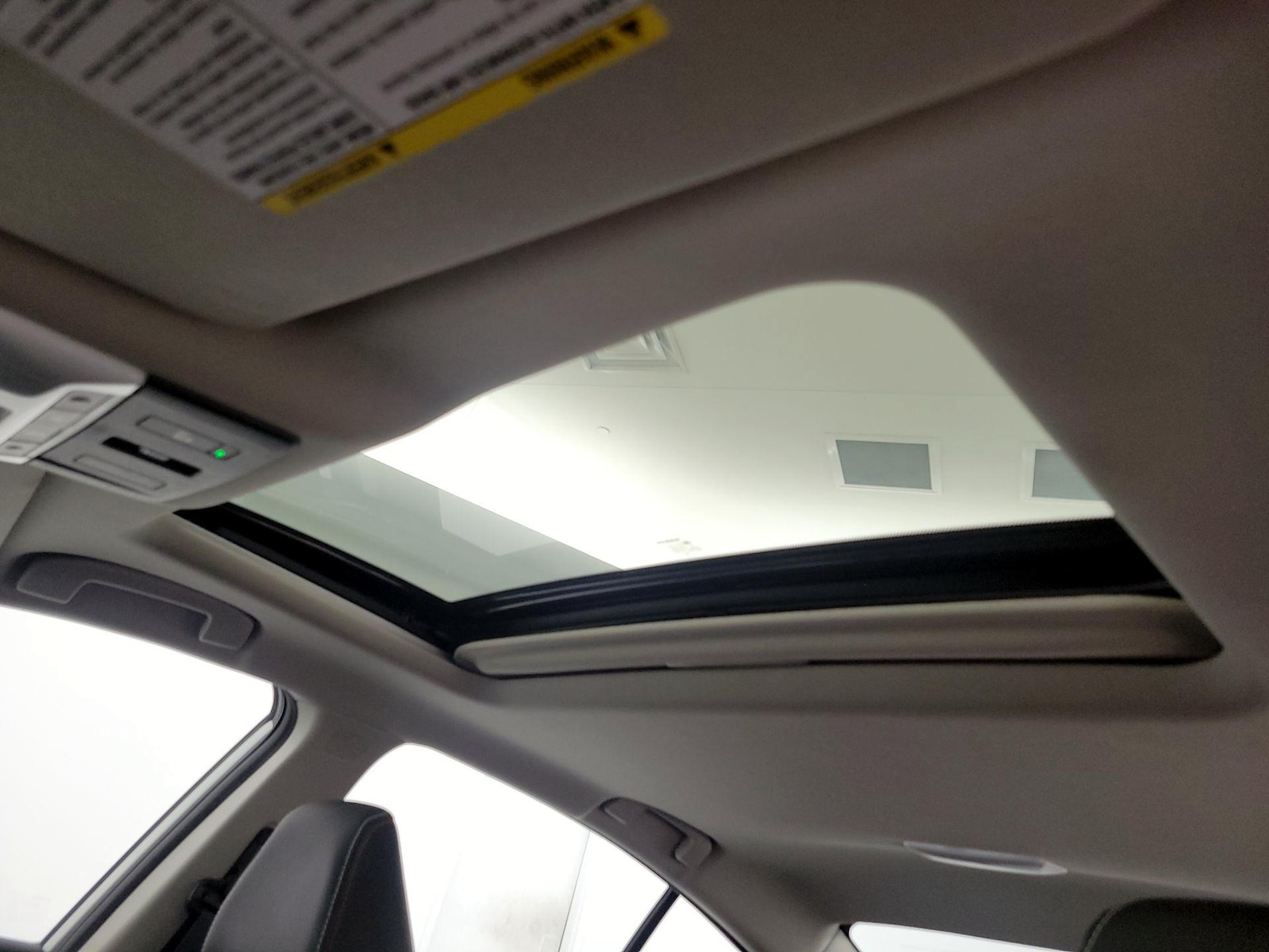 Sunroof(s) & Overhead Airbags