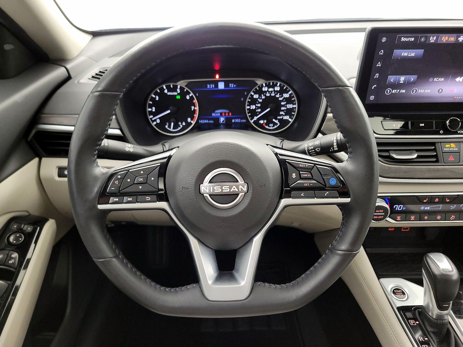 2025 Nissan Altima SL - Photo 11