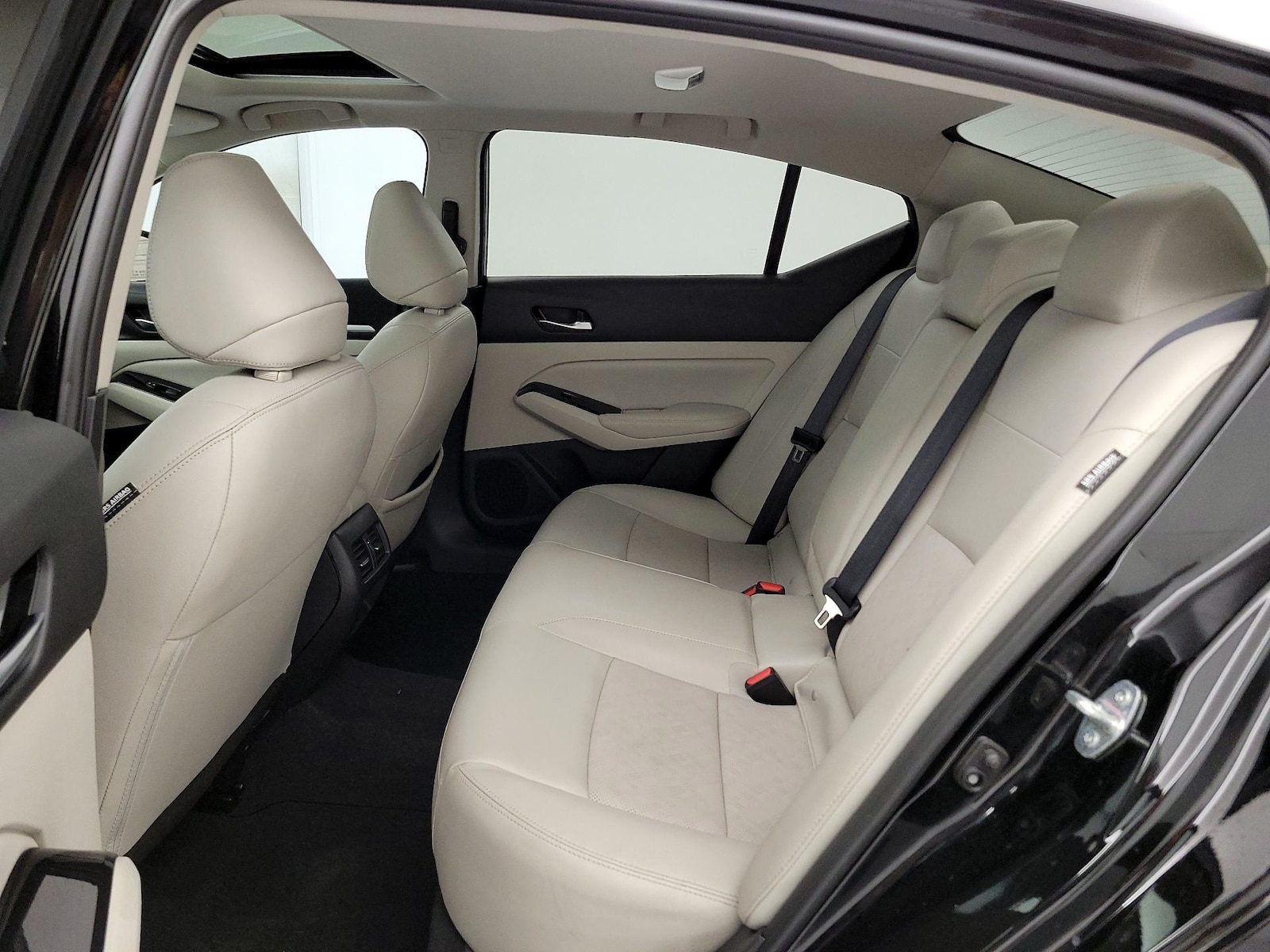 2025 Nissan Altima SL - Photo 22