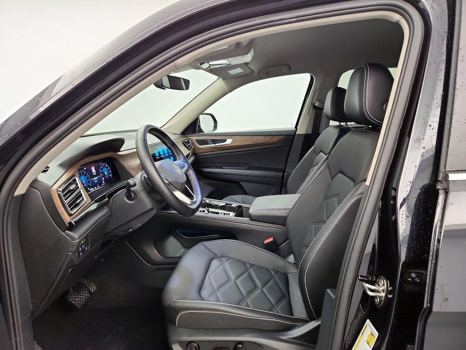 2025 Volkswagen Atlas SE w/Tech - Photo 12