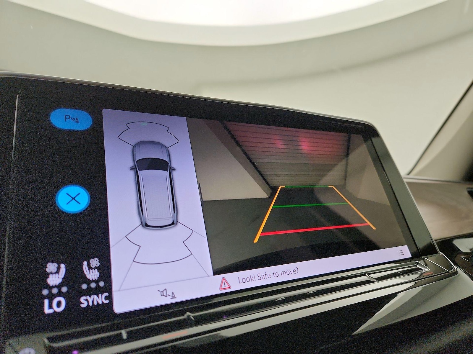 2025 Volkswagen Atlas SE w/Tech - Photo 15