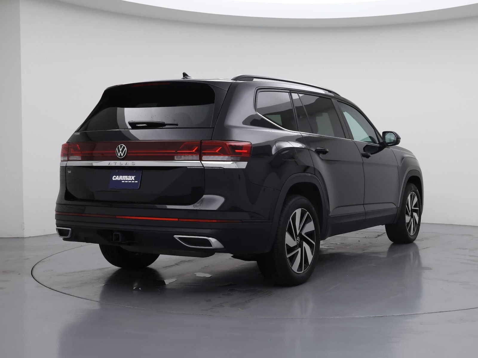 2025 Volkswagen Atlas SE w/Tech - Photo 9