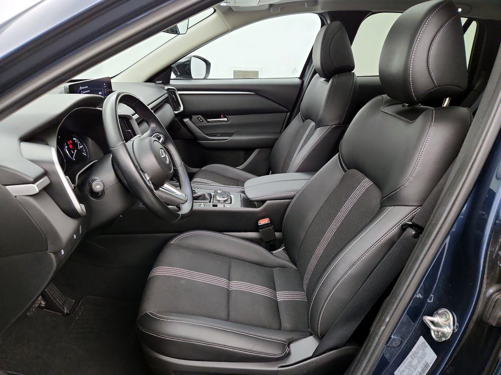 2025 Mazda CX-50 Premium - Photo 12