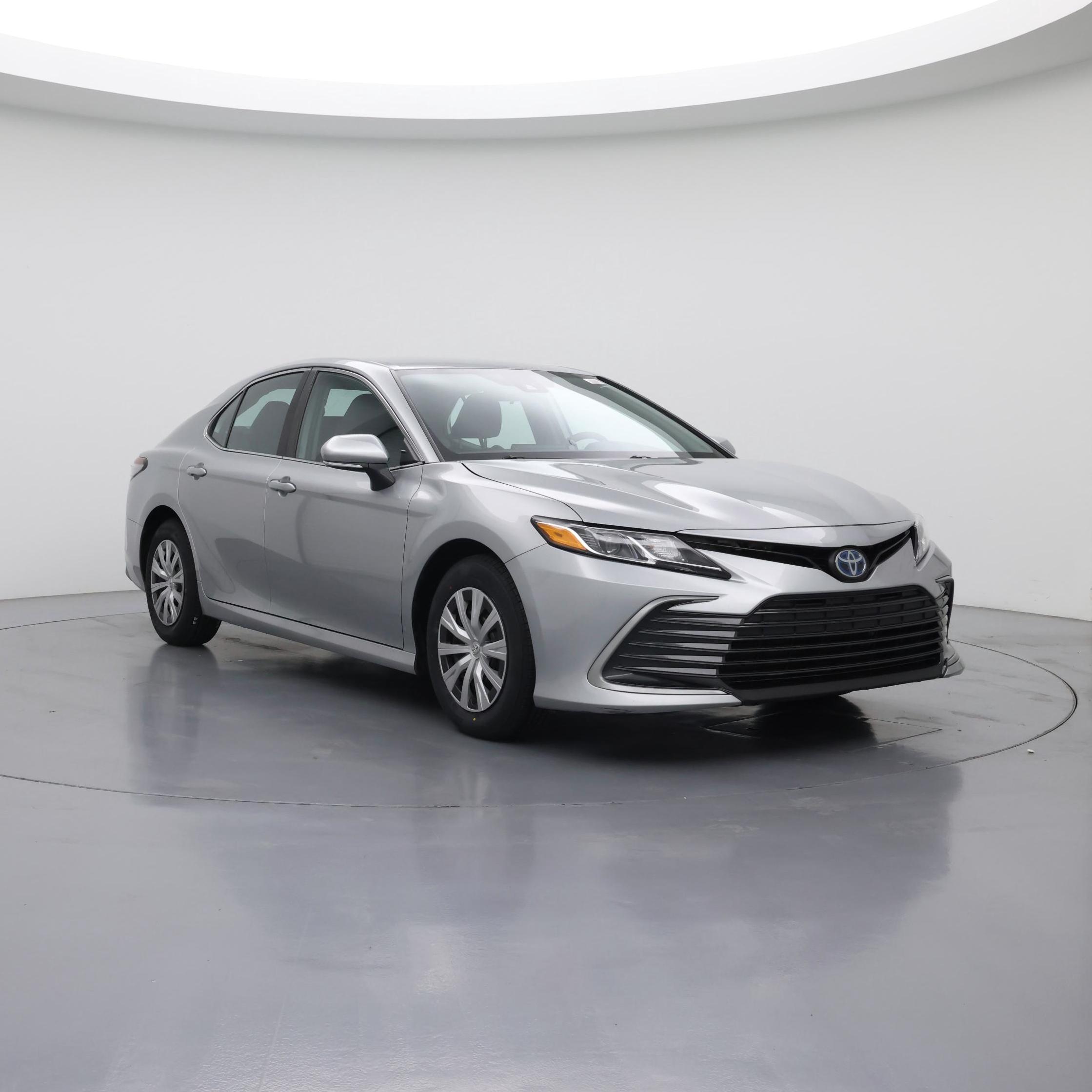 Silver 2023 Toyota Camry Hybrid Sedan Front-Wheel Drive Automatic