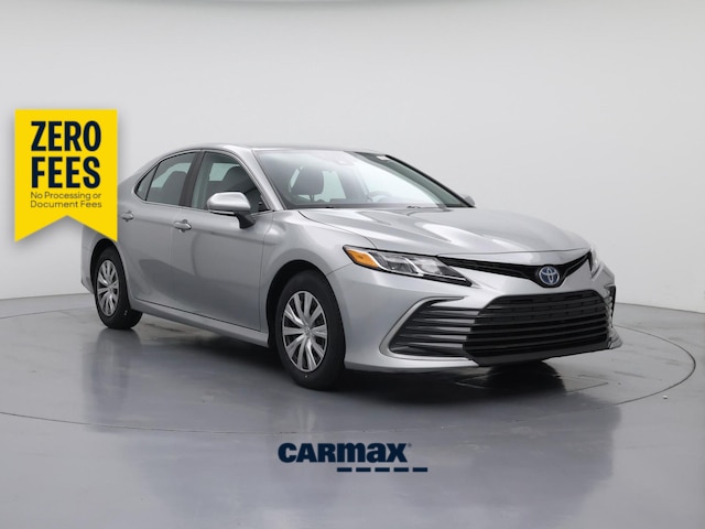 Silver 2023 Toyota Camry Hybrid Sedan Front-Wheel Drive Automatic