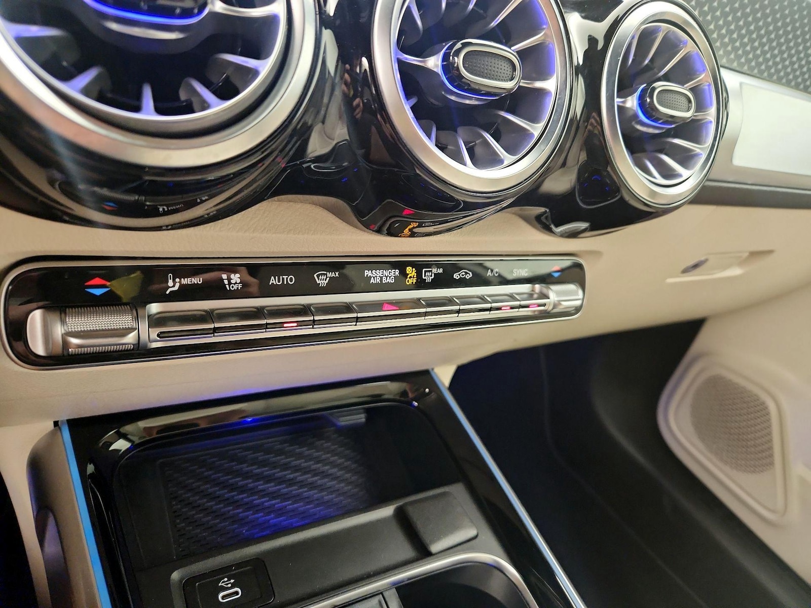 2025 Mercedes-Benz GLB Base - Photo 17