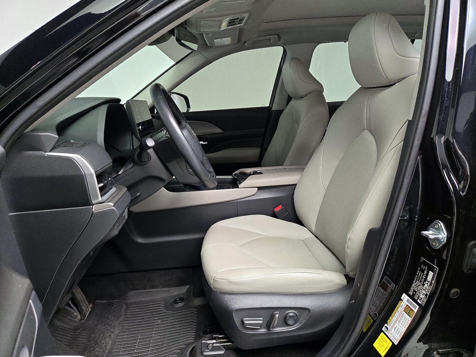 2024 Toyota Grand Highlander XLE - Photo 12
