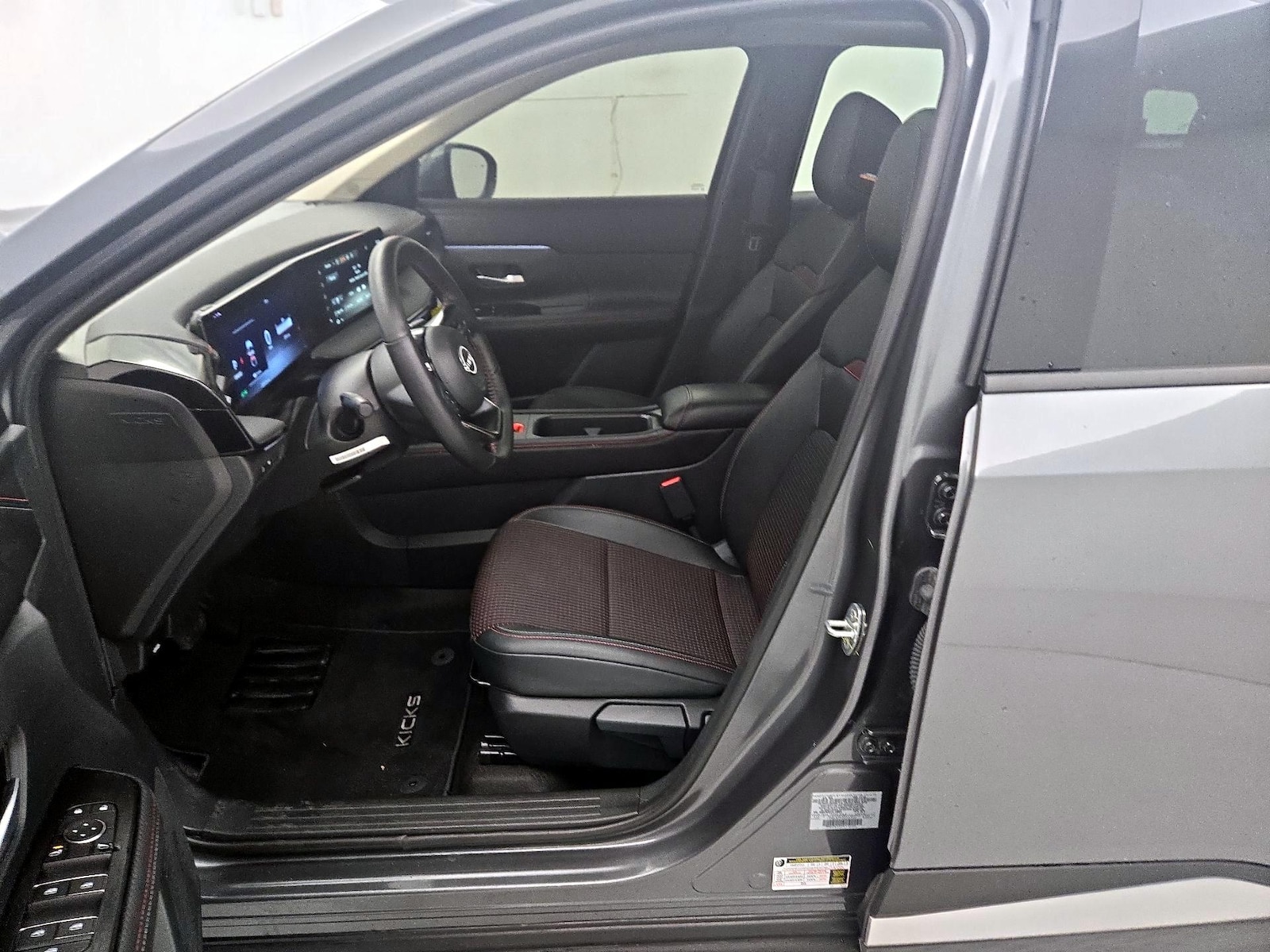 2025 Nissan Kicks SR AWD - Photo 10
