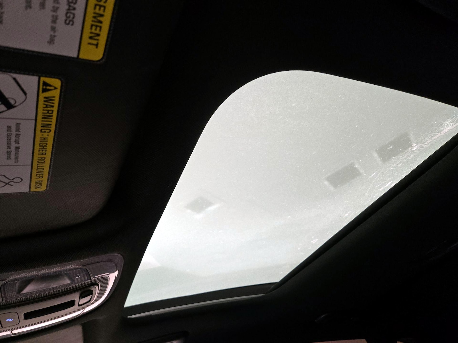 Sunroof(s) & Overhead Airbags