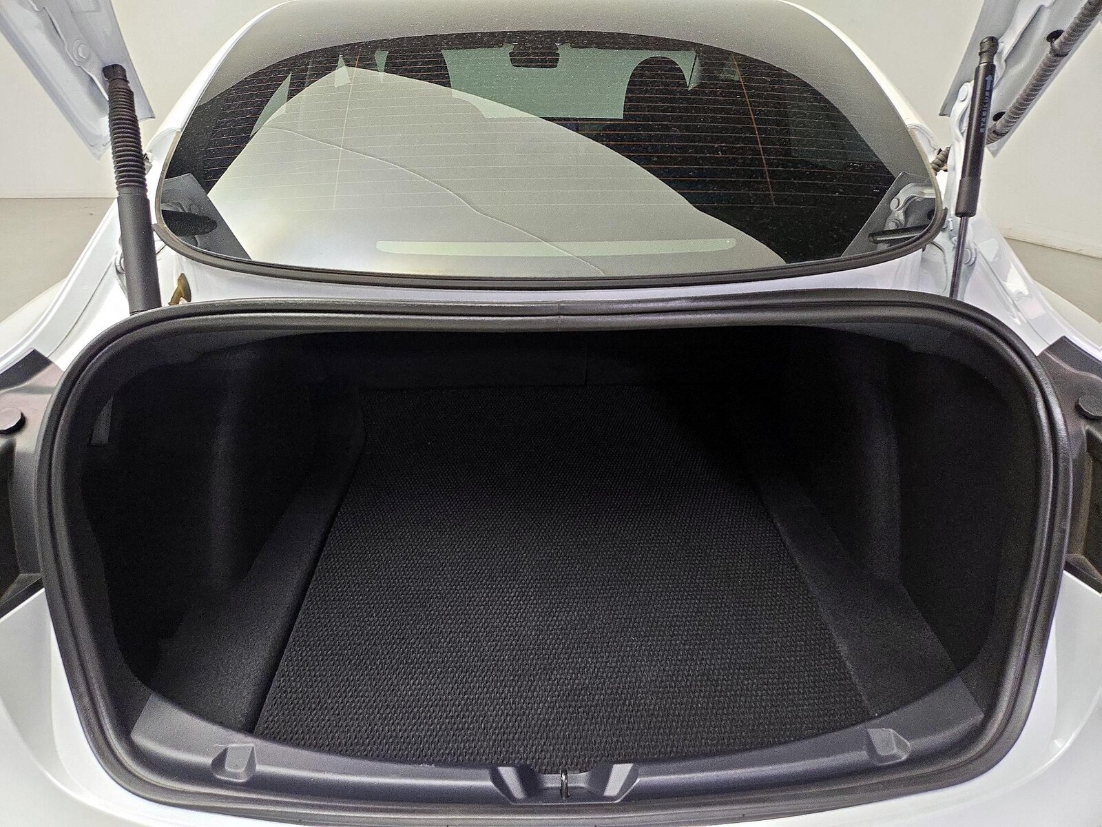 2023 Tesla Model 3, photo 22