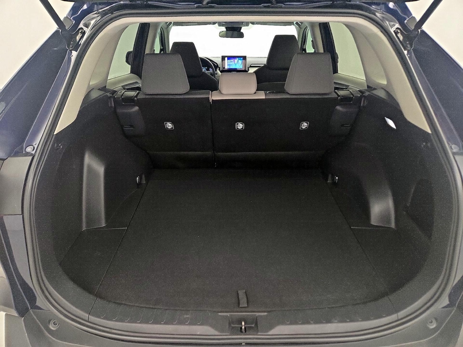 2024 Toyota RAV4 XLE - Photo 22