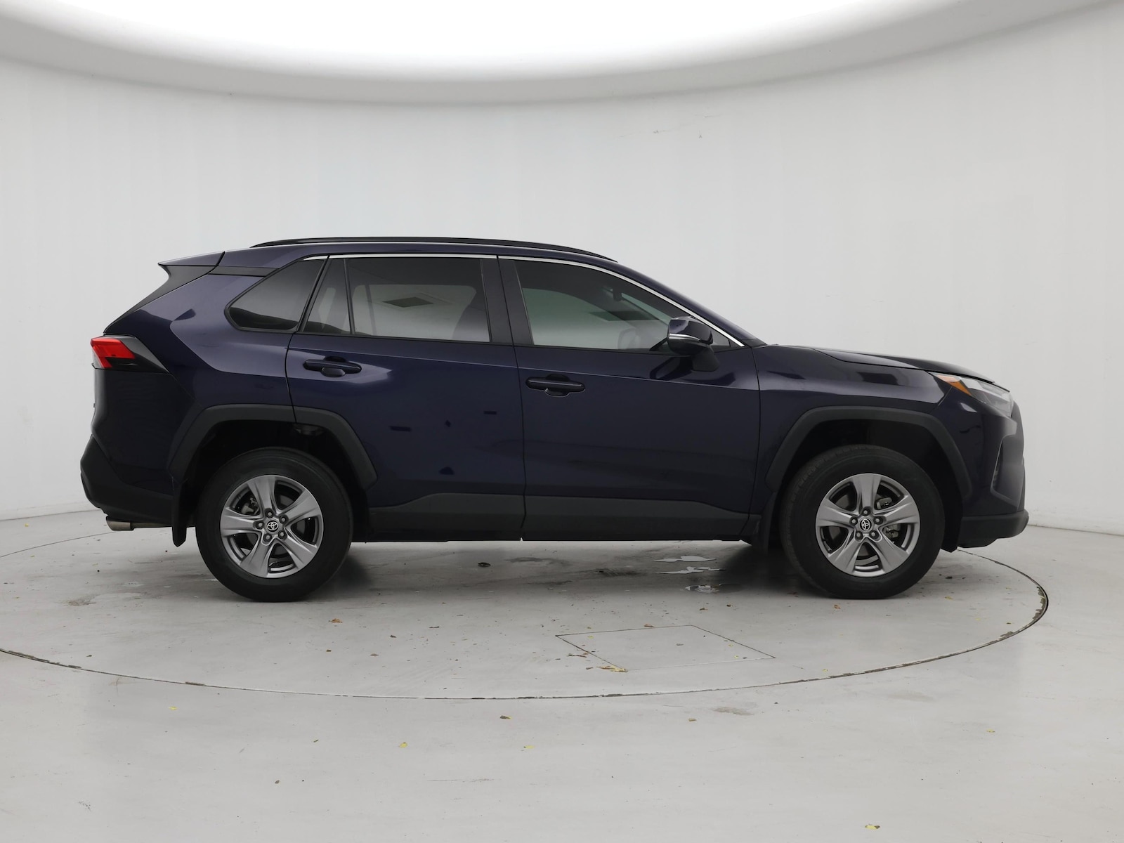 2024 Toyota RAV4 XLE - Photo 8