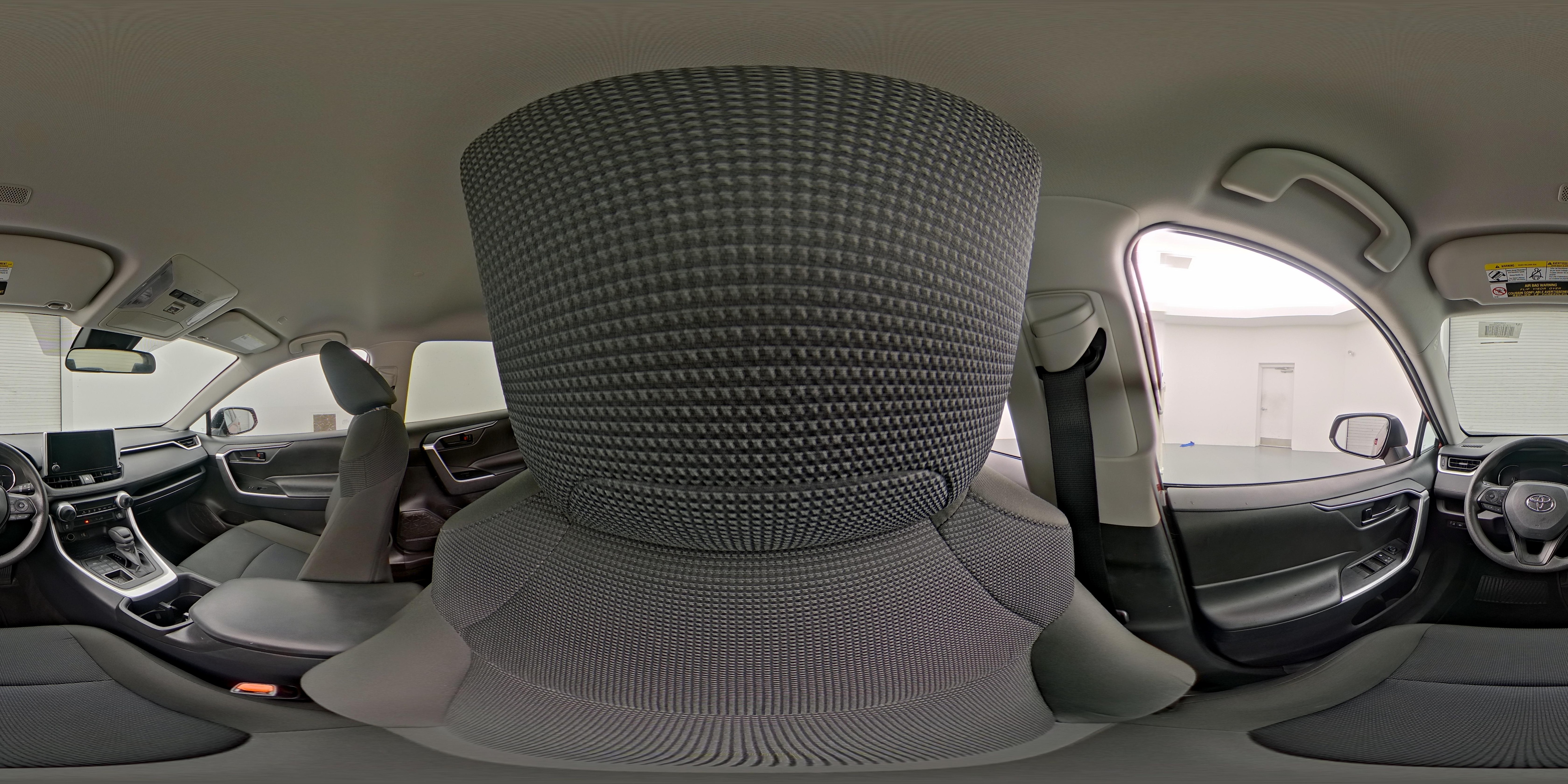 2025 Toyota RAV4 LE - Photo 27