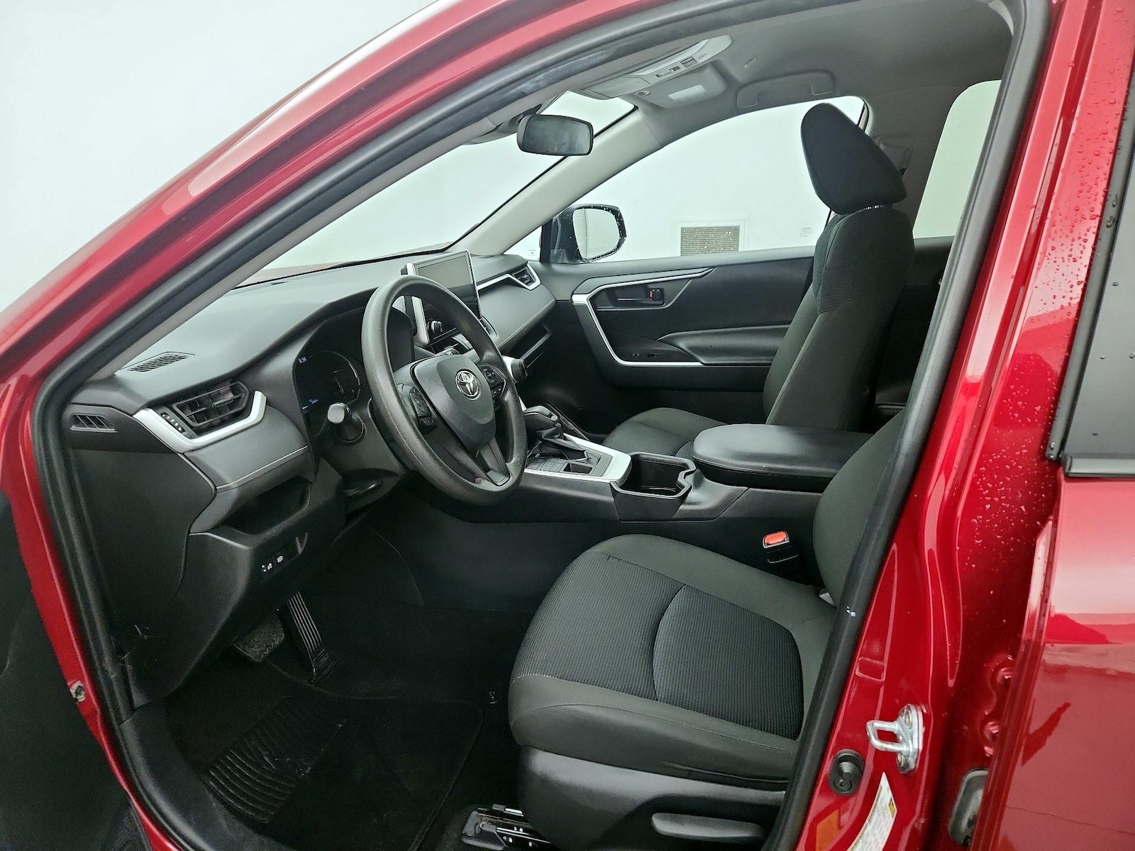 2025 Toyota RAV4 LE - Photo 12