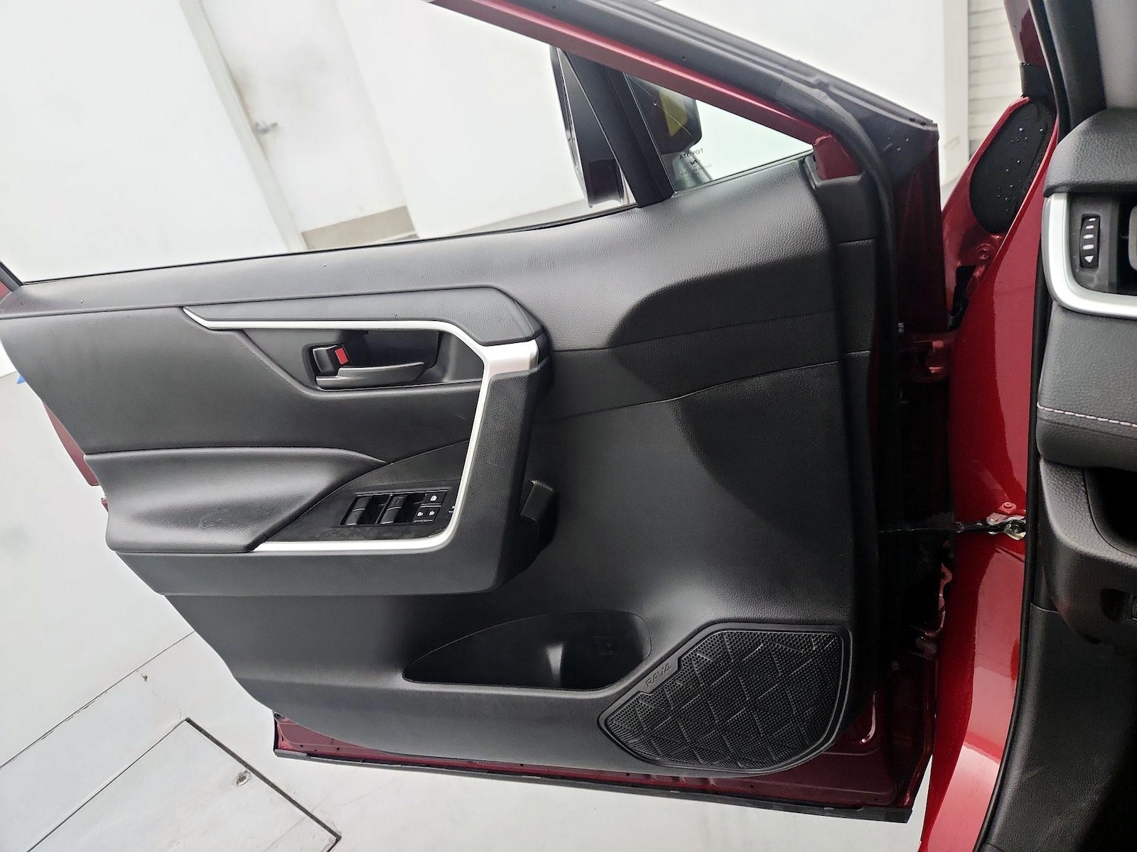 2025 Toyota RAV4 LE - Photo 13