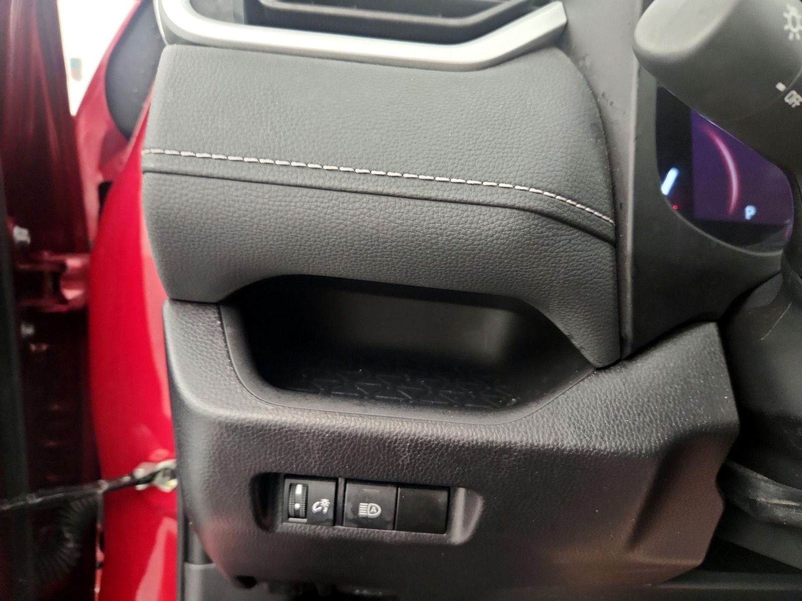 2025 Toyota RAV4 LE - Photo 14
