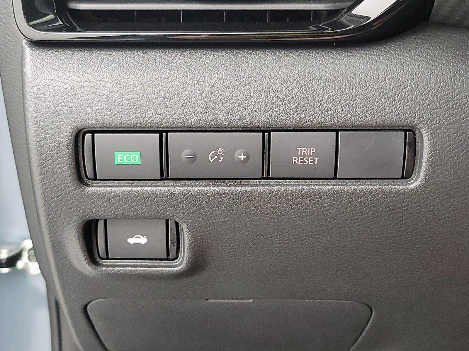 2025 Nissan Sentra SR - Photo 14