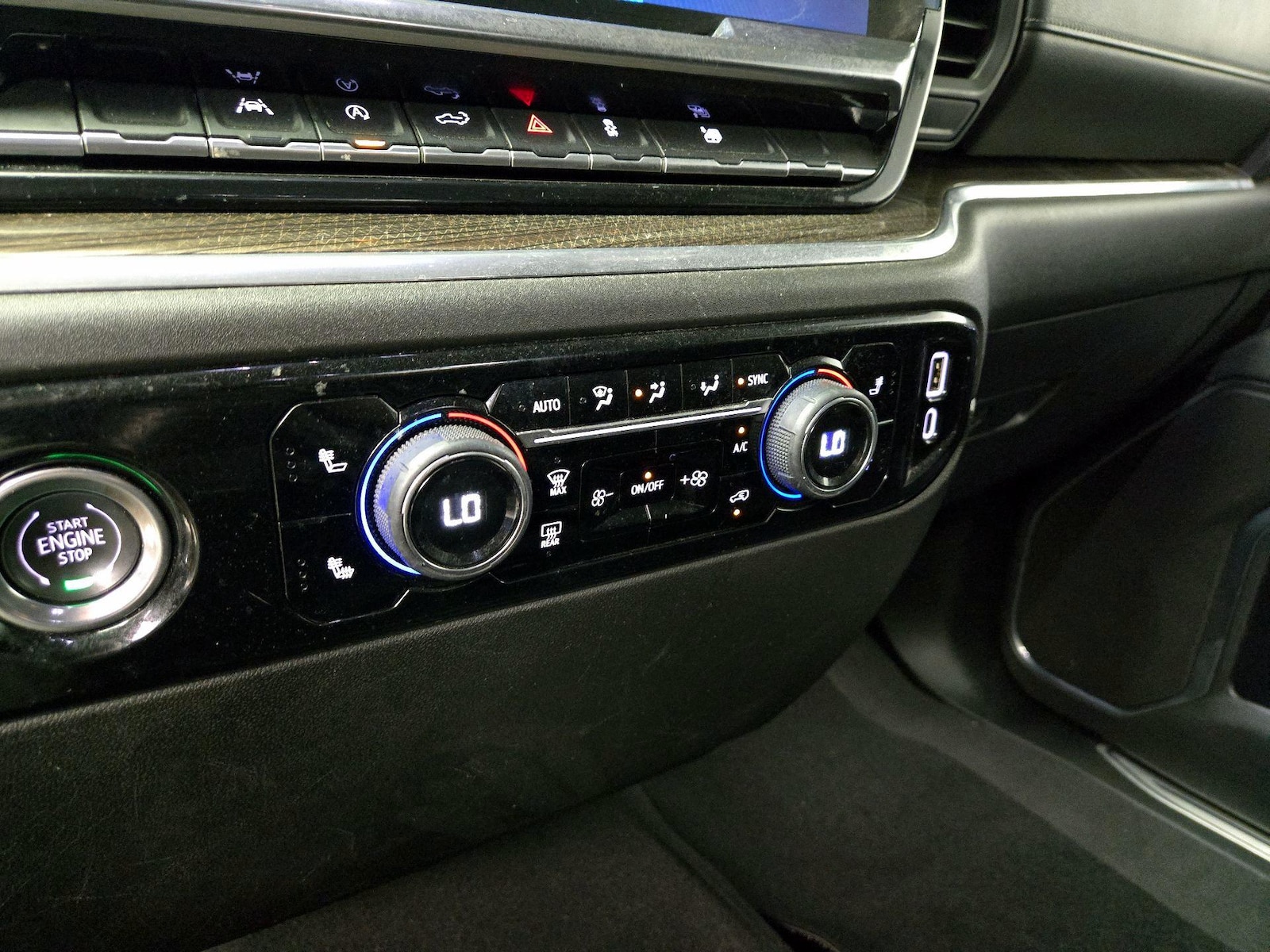 2024 Chevrolet Silverado 1500 LT - Photo 17