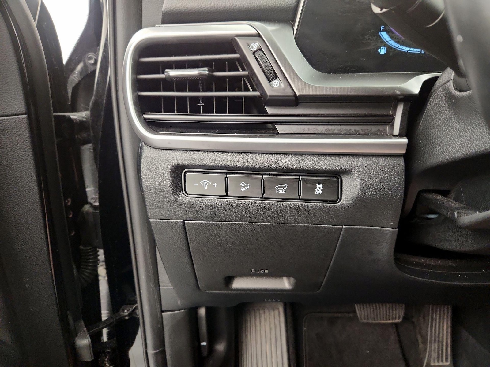 2025 Kia Telluride S - Photo 14