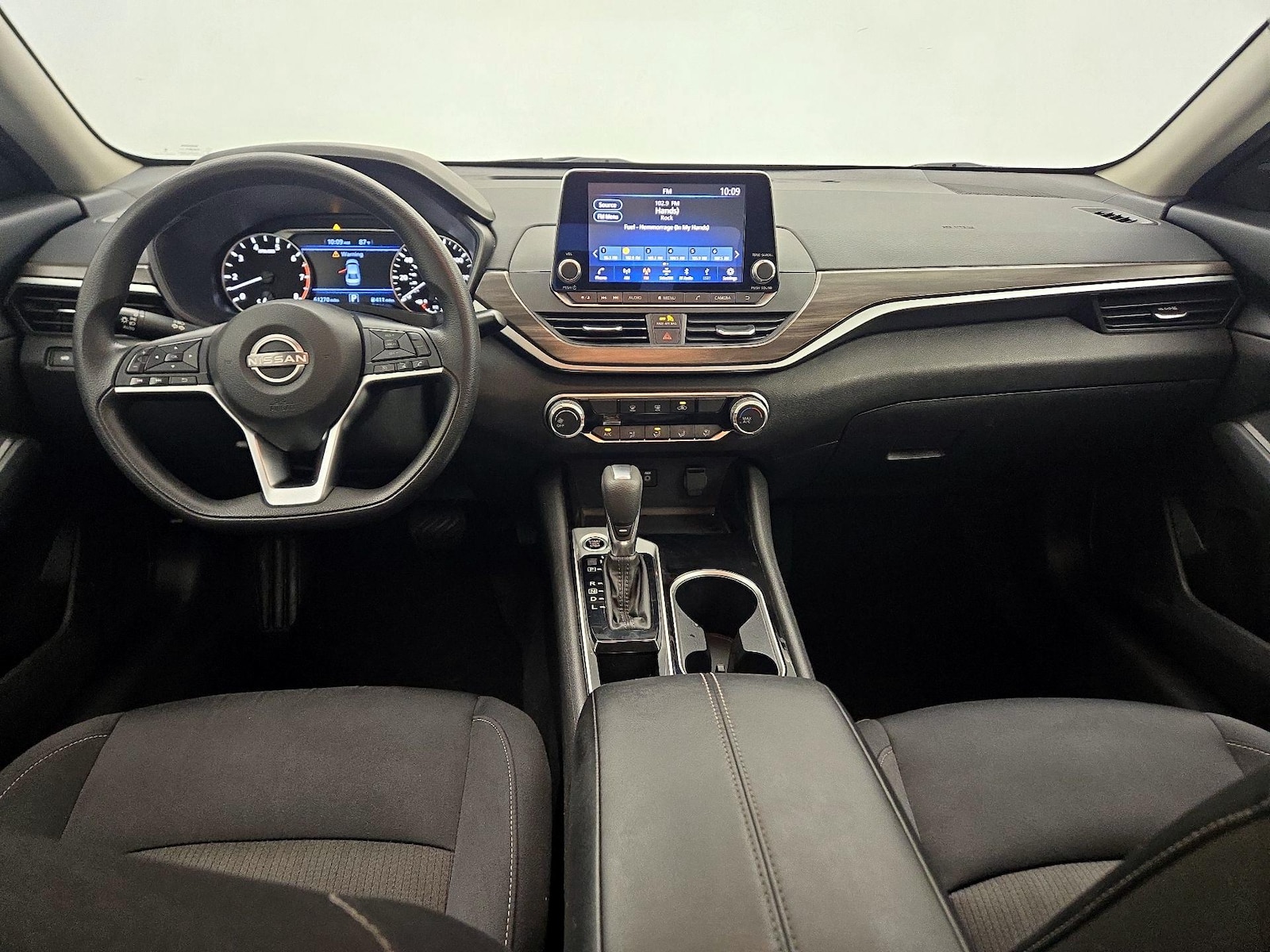 2024 Nissan Altima SV - Photo 10