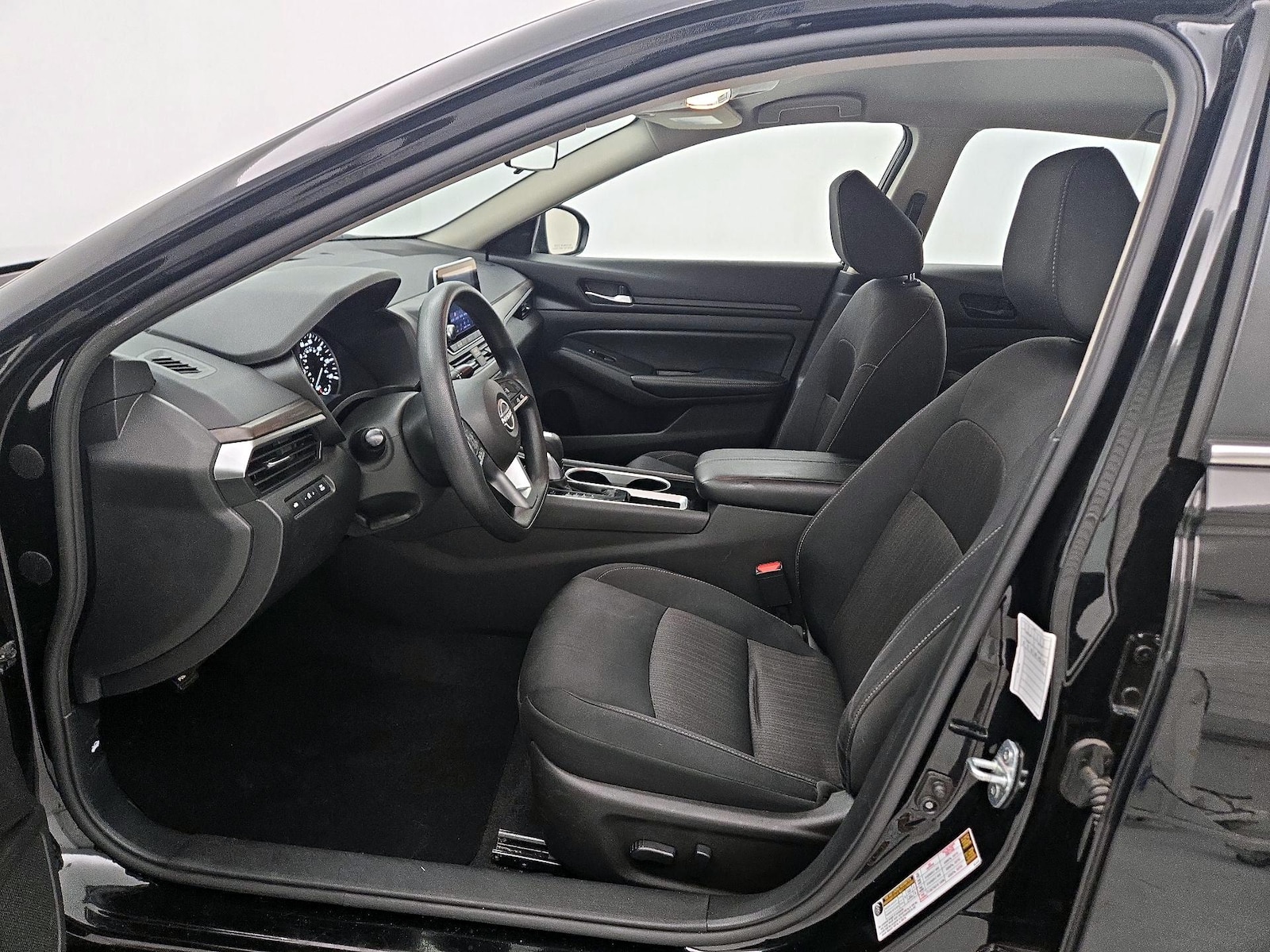 2024 Nissan Altima SV - Photo 12