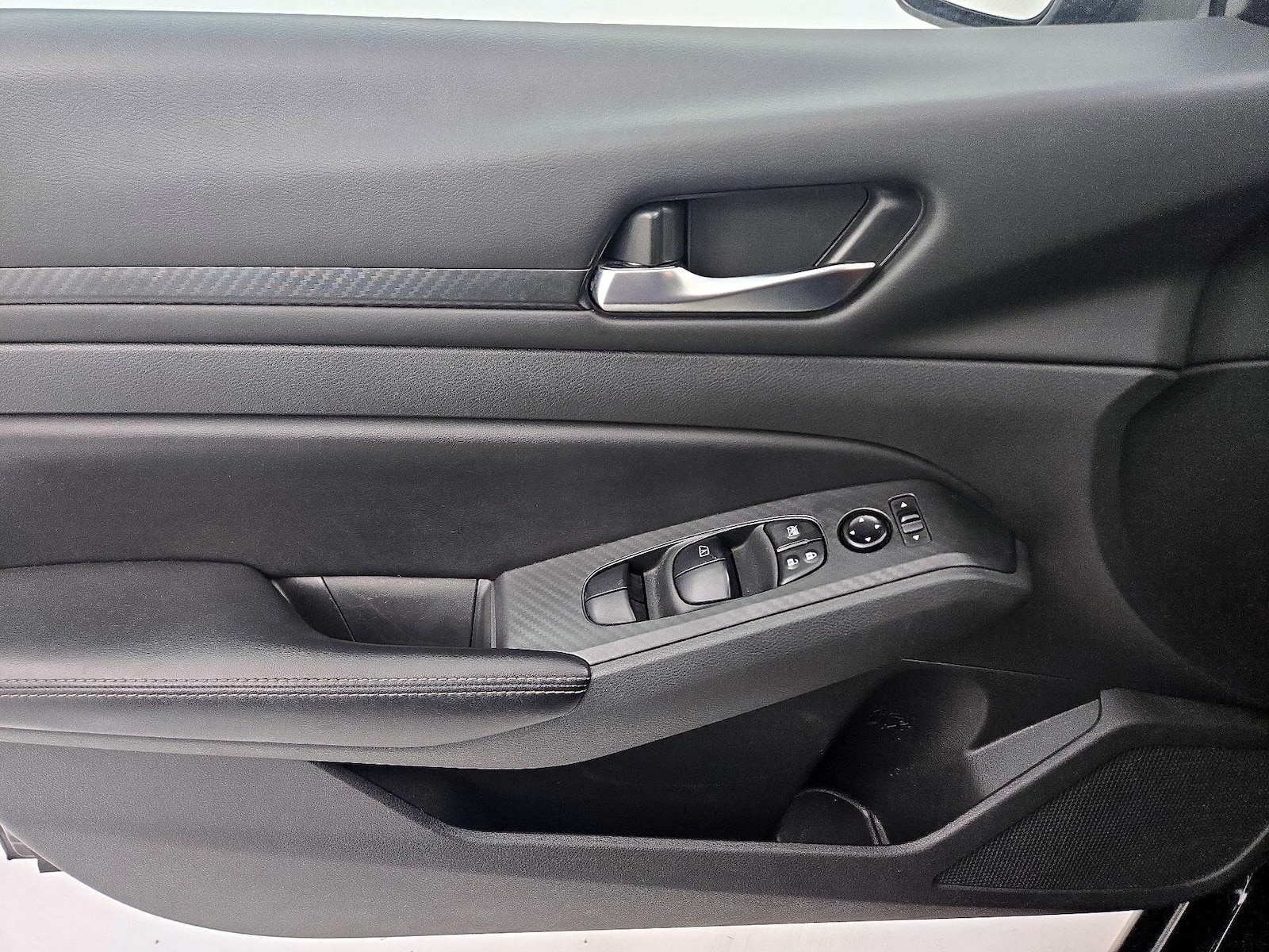 2024 Nissan Altima SV - Photo 13