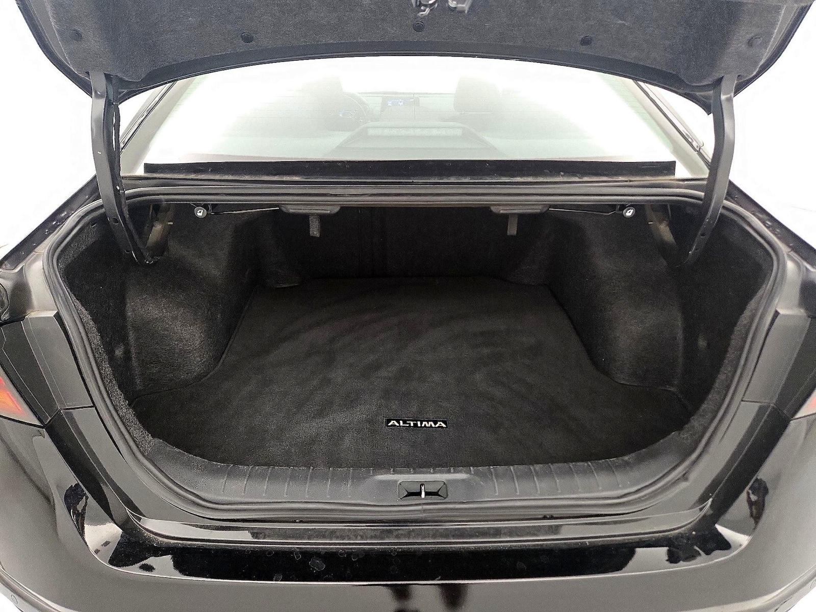 2024 Nissan Altima SV - Photo 21