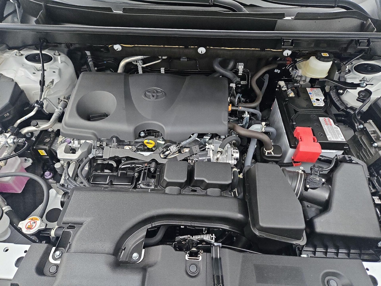 2025 Toyota RAV4 LE - Photo 20
