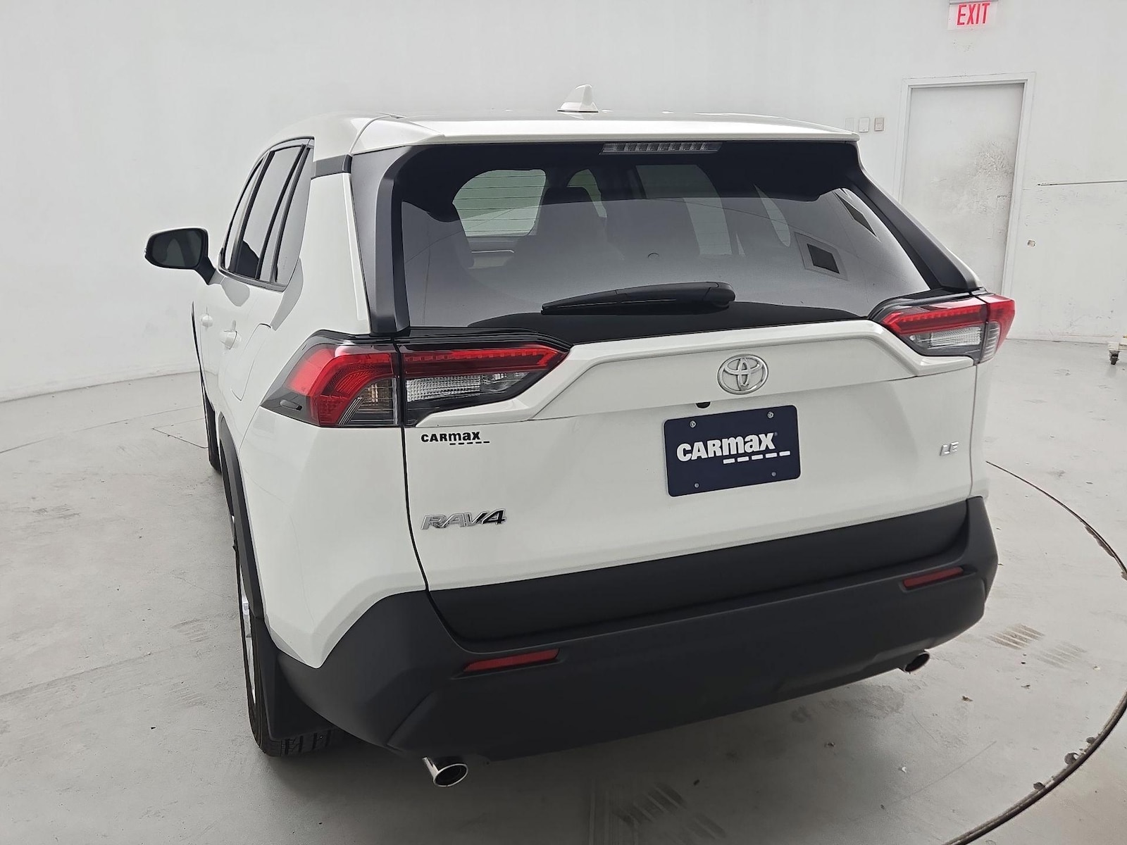 2025 Toyota RAV4 LE - Photo 7