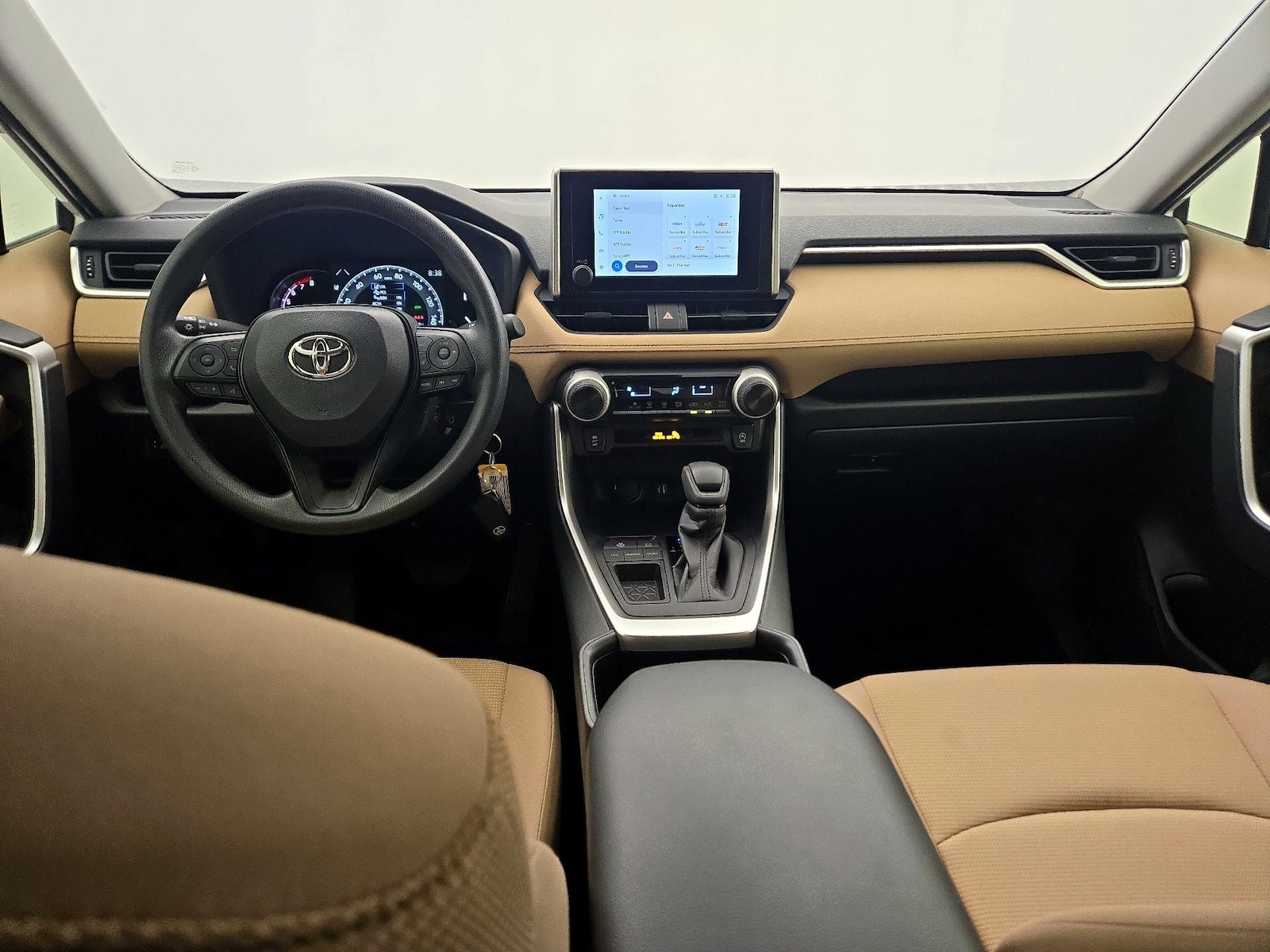 2025 Toyota RAV4 LE - Photo 8