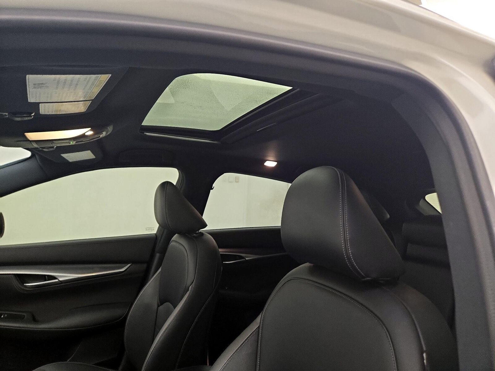 Sunroof(s) & Overhead Airbags