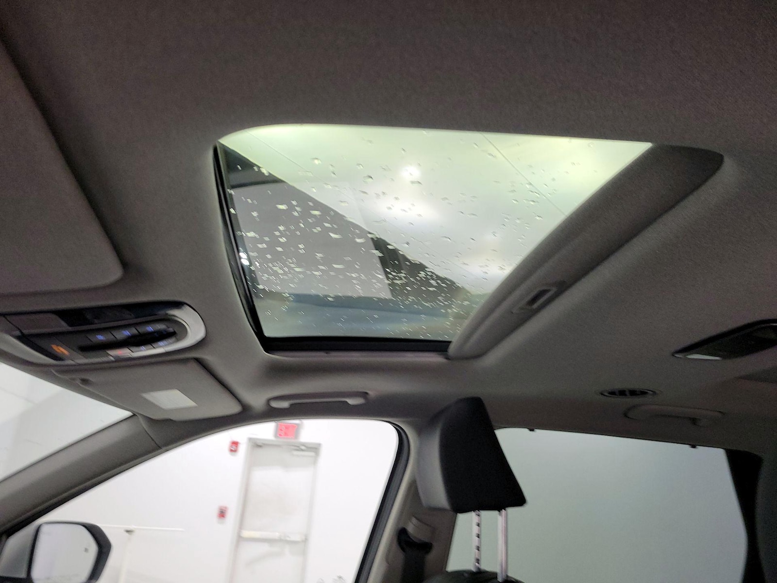 Sunroof(s) & Skylight(s)