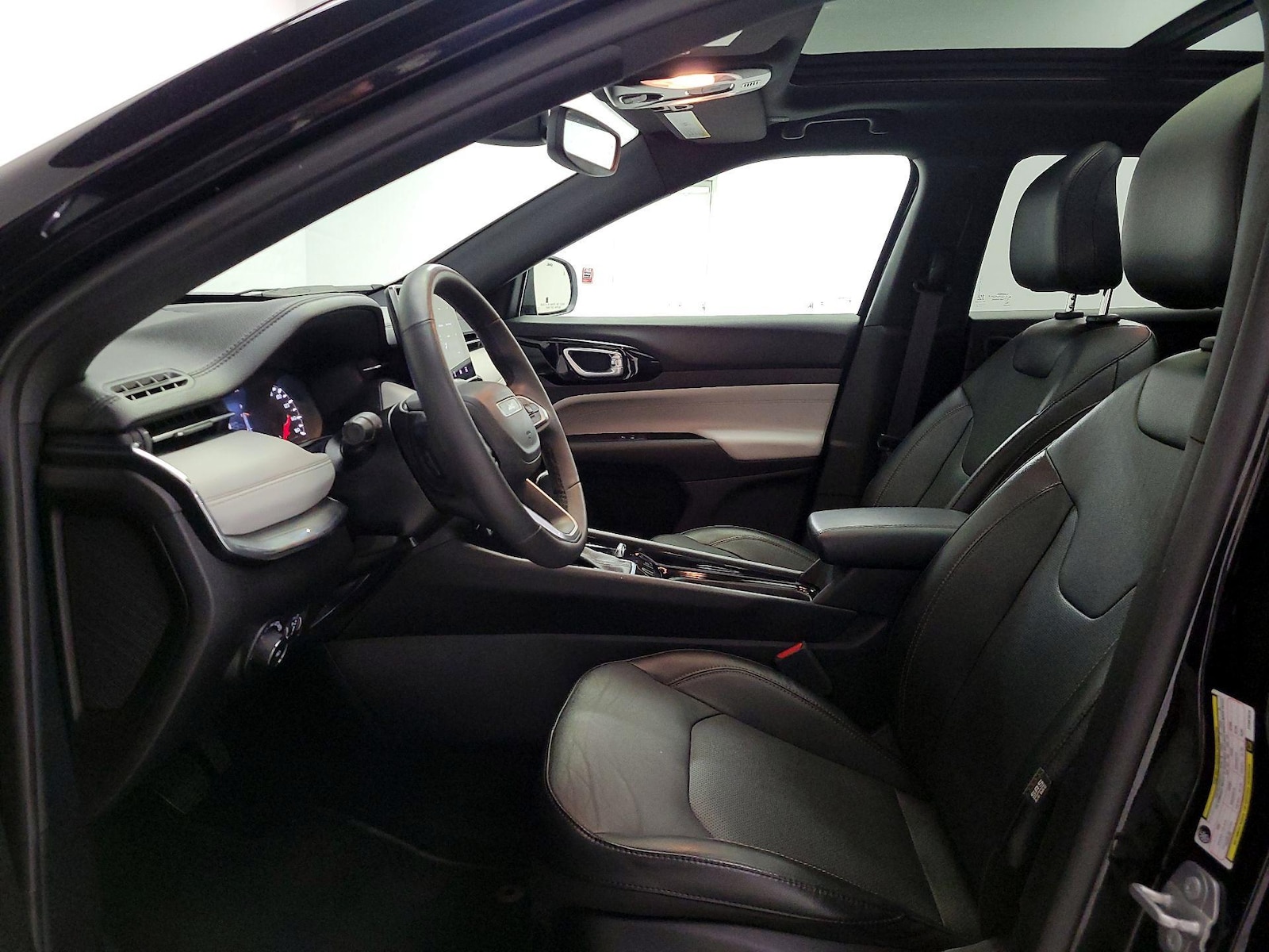 2023 Jeep Compass Limited - Photo 12