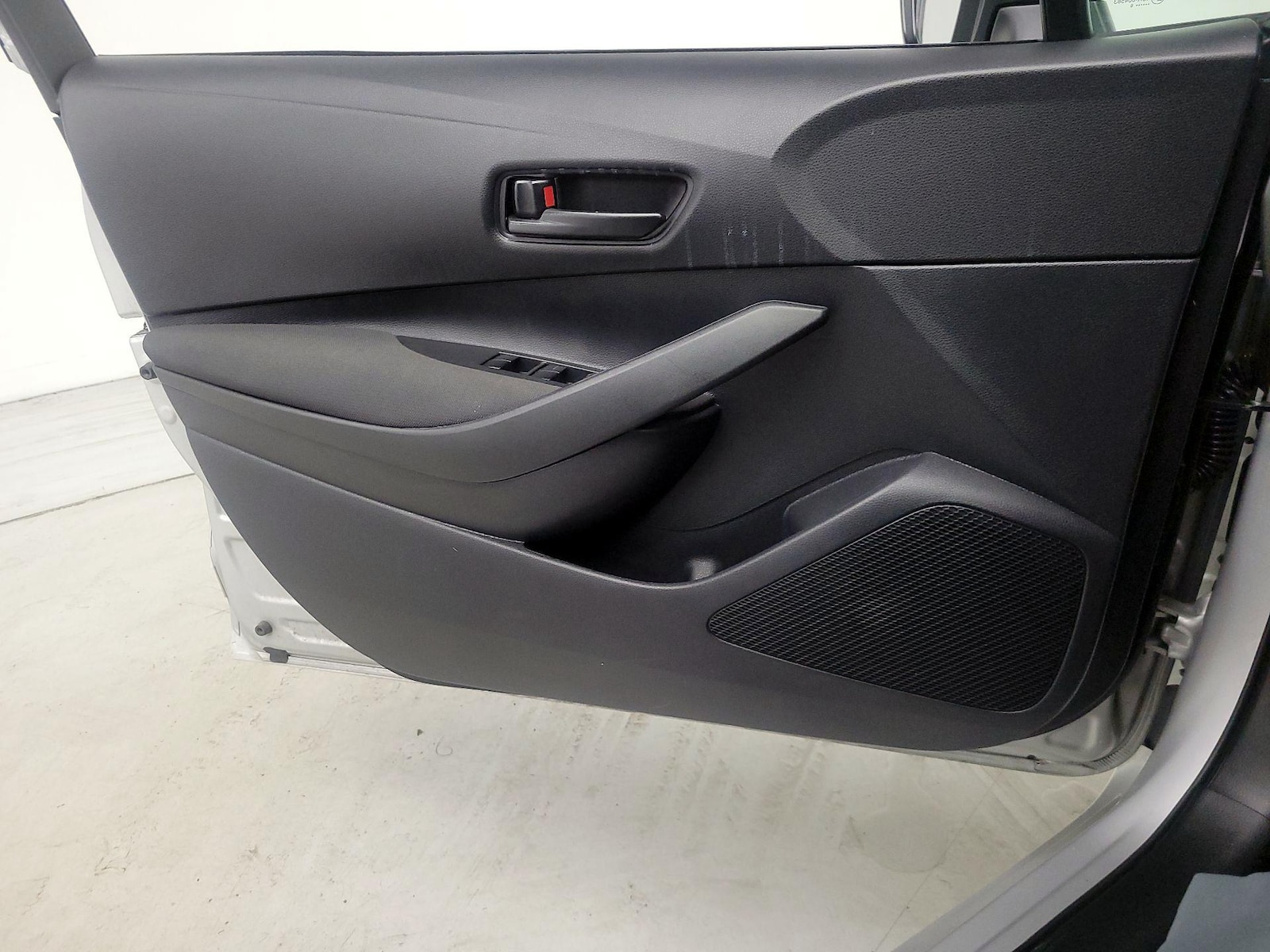 2026 Toyota Corolla LE - Photo 13