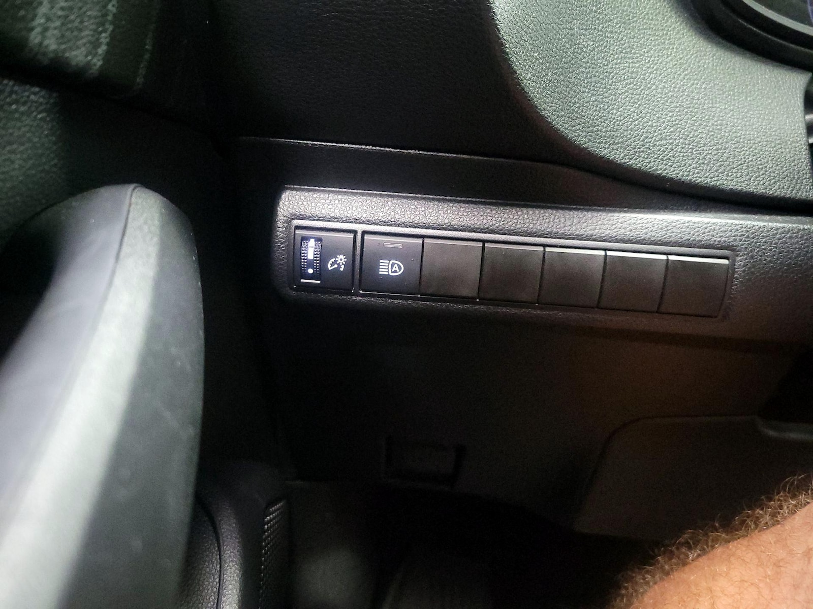 2026 Toyota Corolla LE - Photo 14