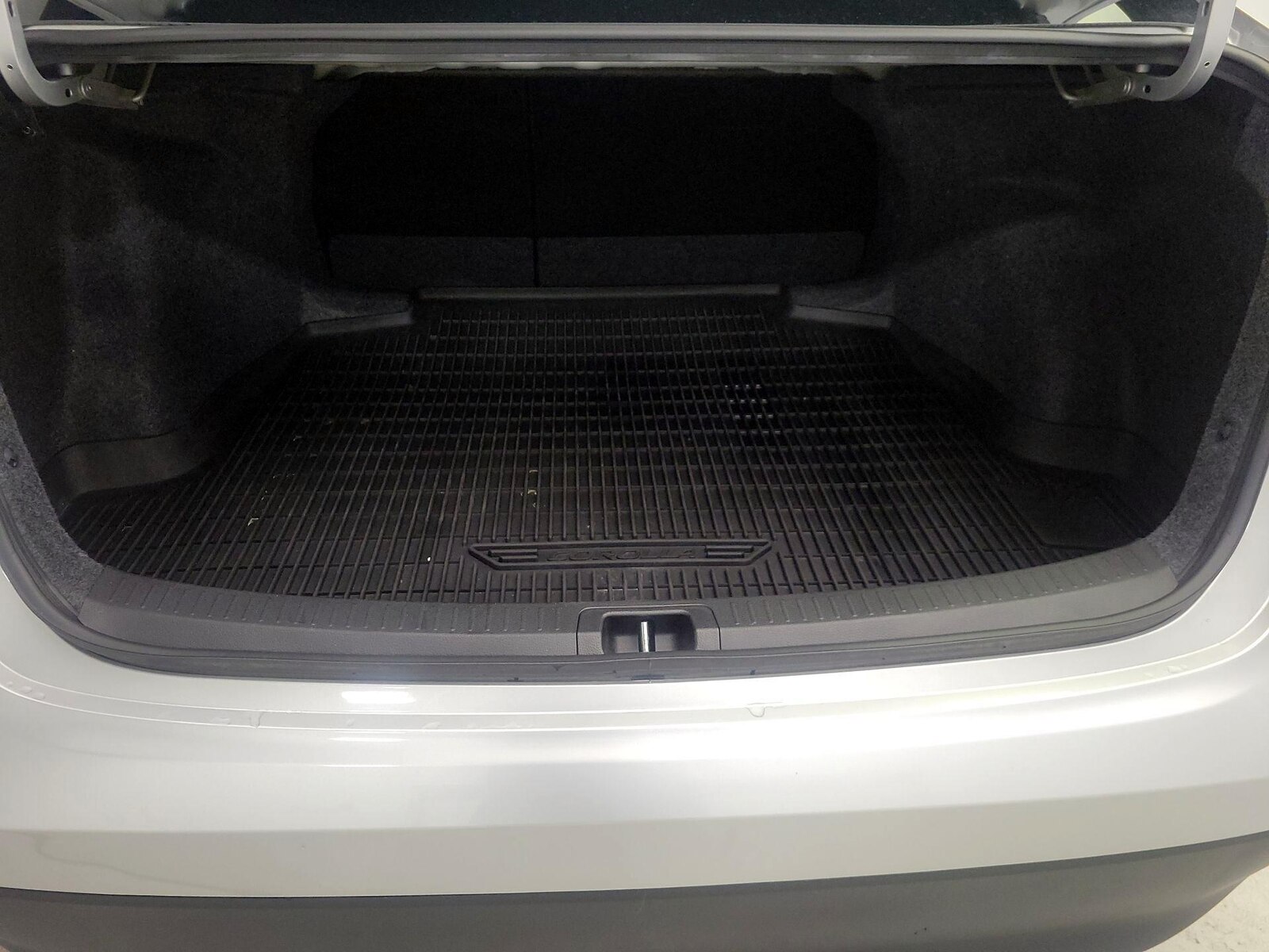 2026 Toyota Corolla LE - Photo 21