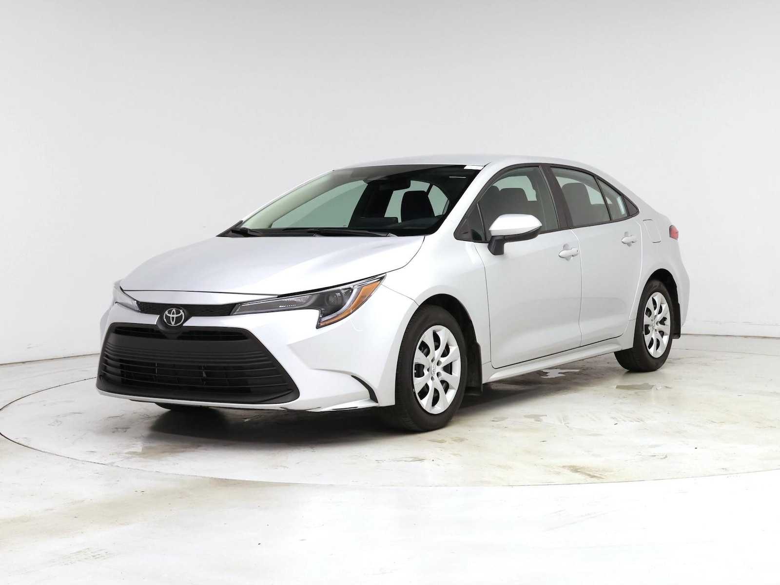 2026 Toyota Corolla LE - Photo 5