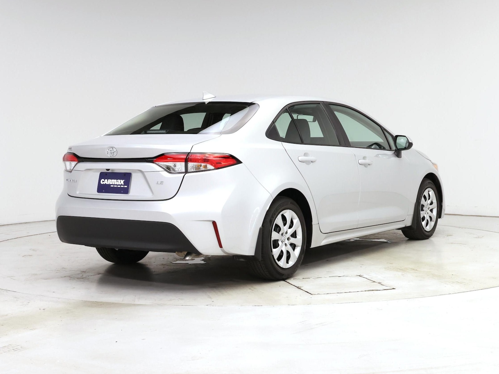 2026 Toyota Corolla LE - Photo 9