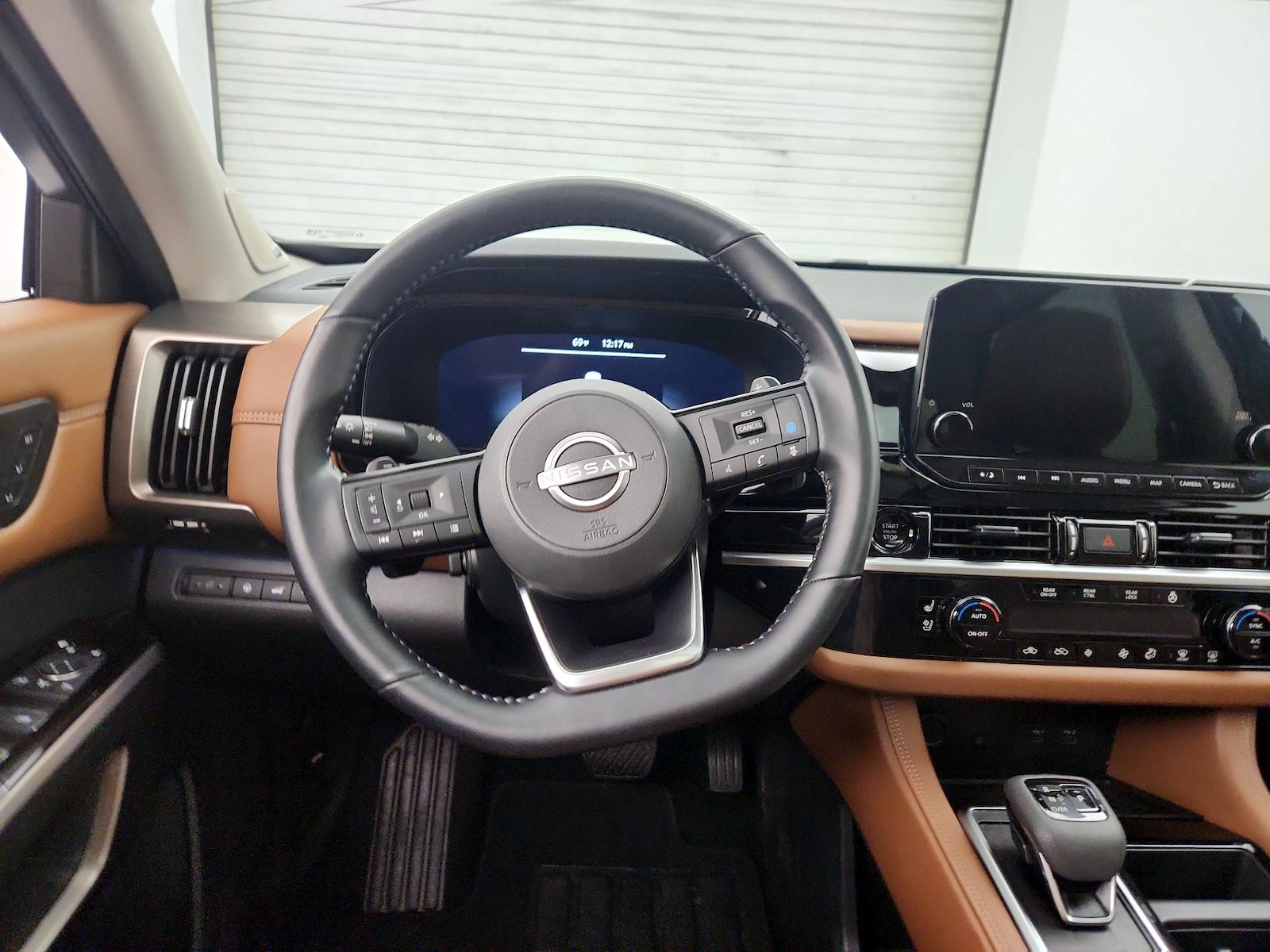 2025 Nissan Pathfinder Platinum - Photo 11