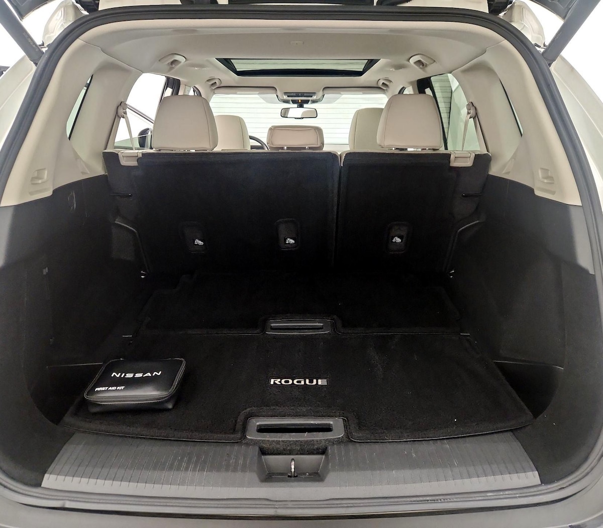 Trunk/Cargo (Seats Up)