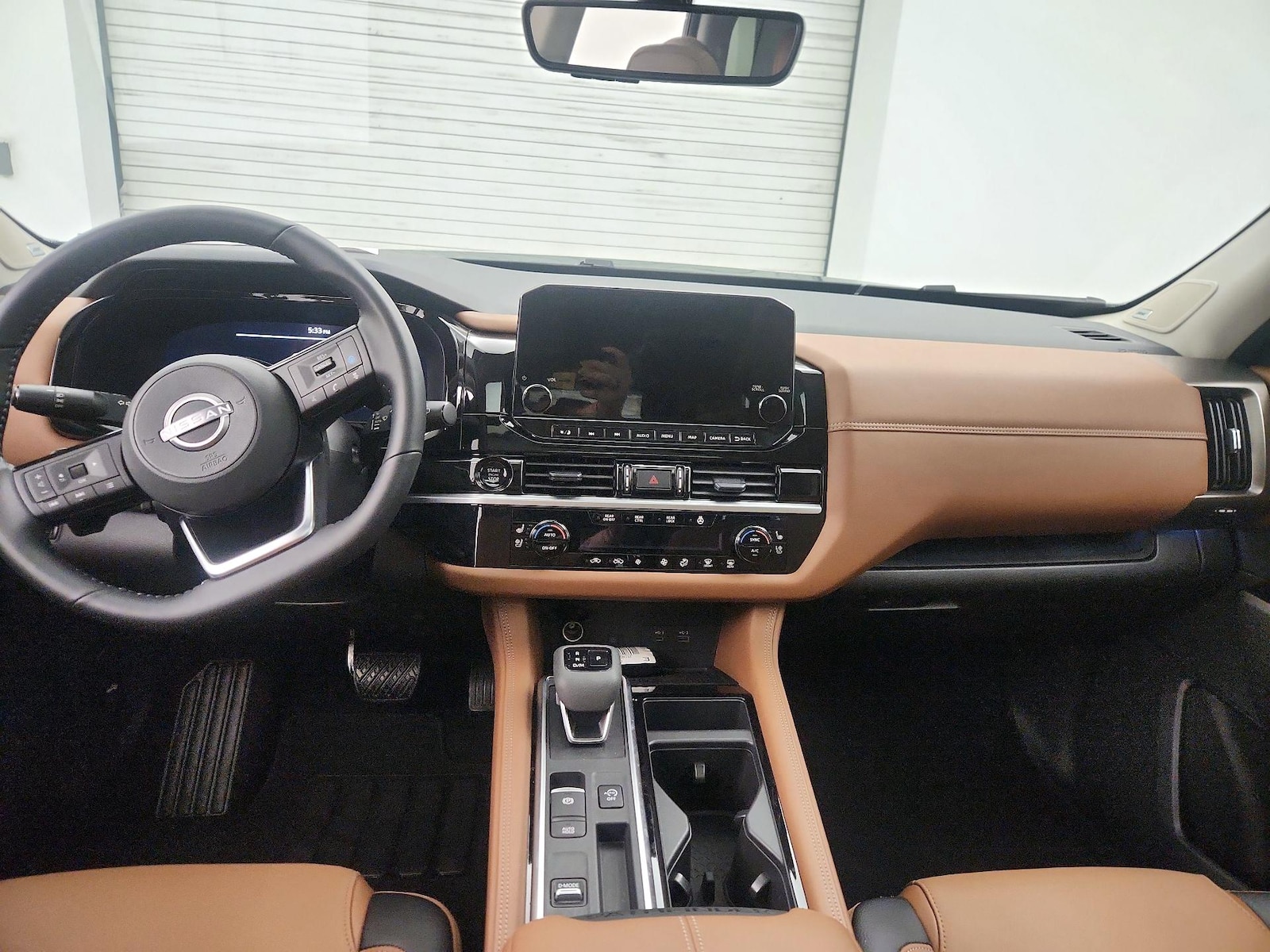 2025 Nissan Pathfinder Platinum - Photo 10