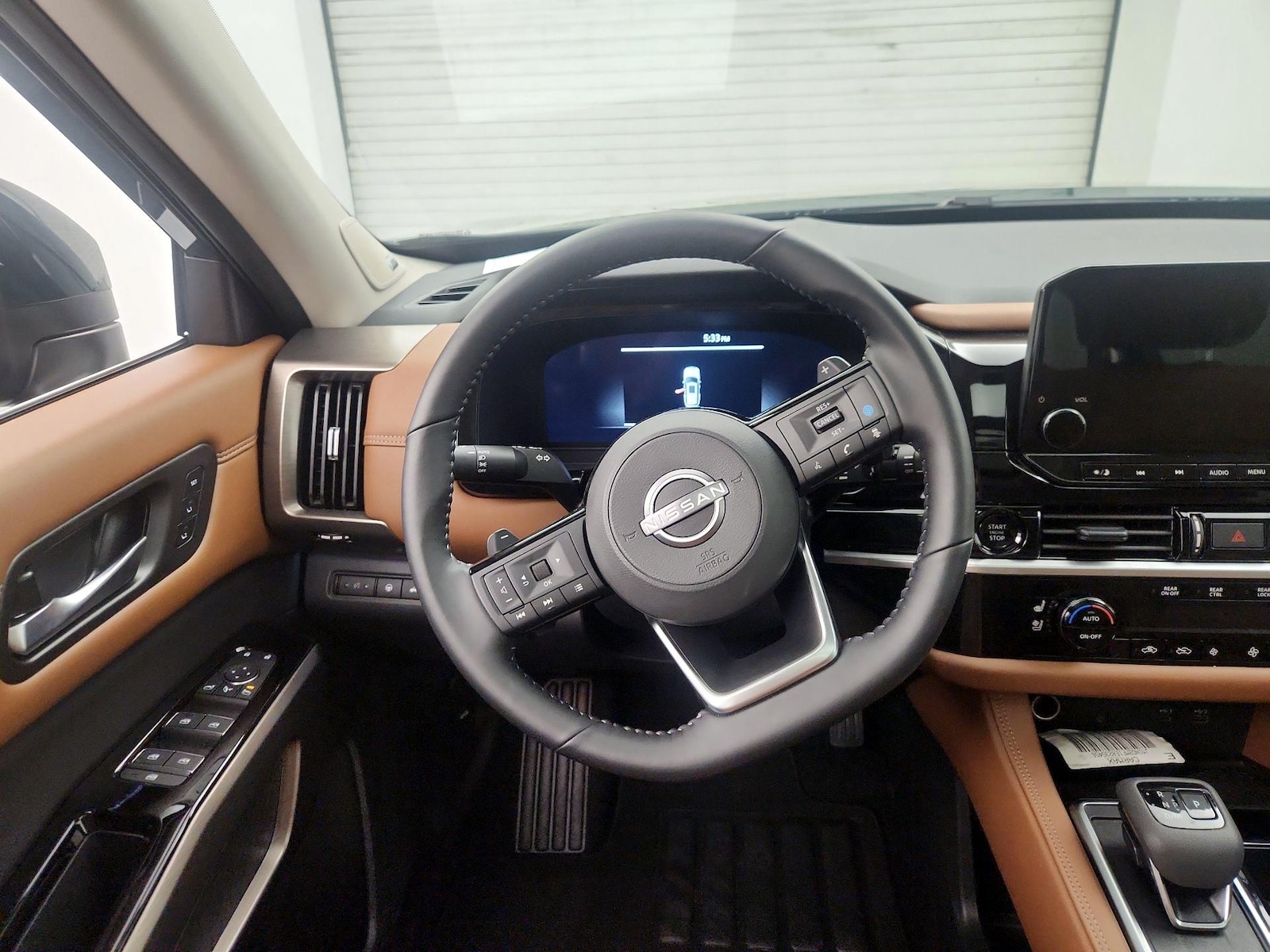 2025 Nissan Pathfinder Platinum - Photo 11