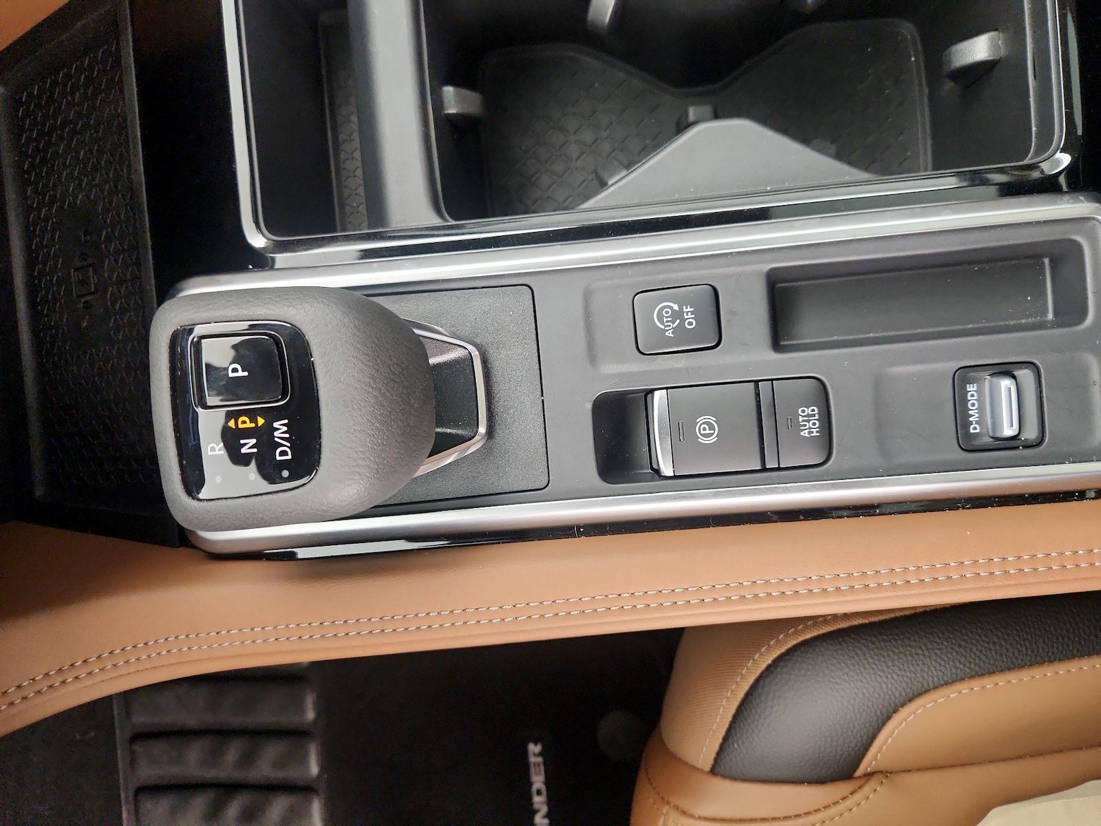 2025 Nissan Pathfinder Platinum - Photo 18