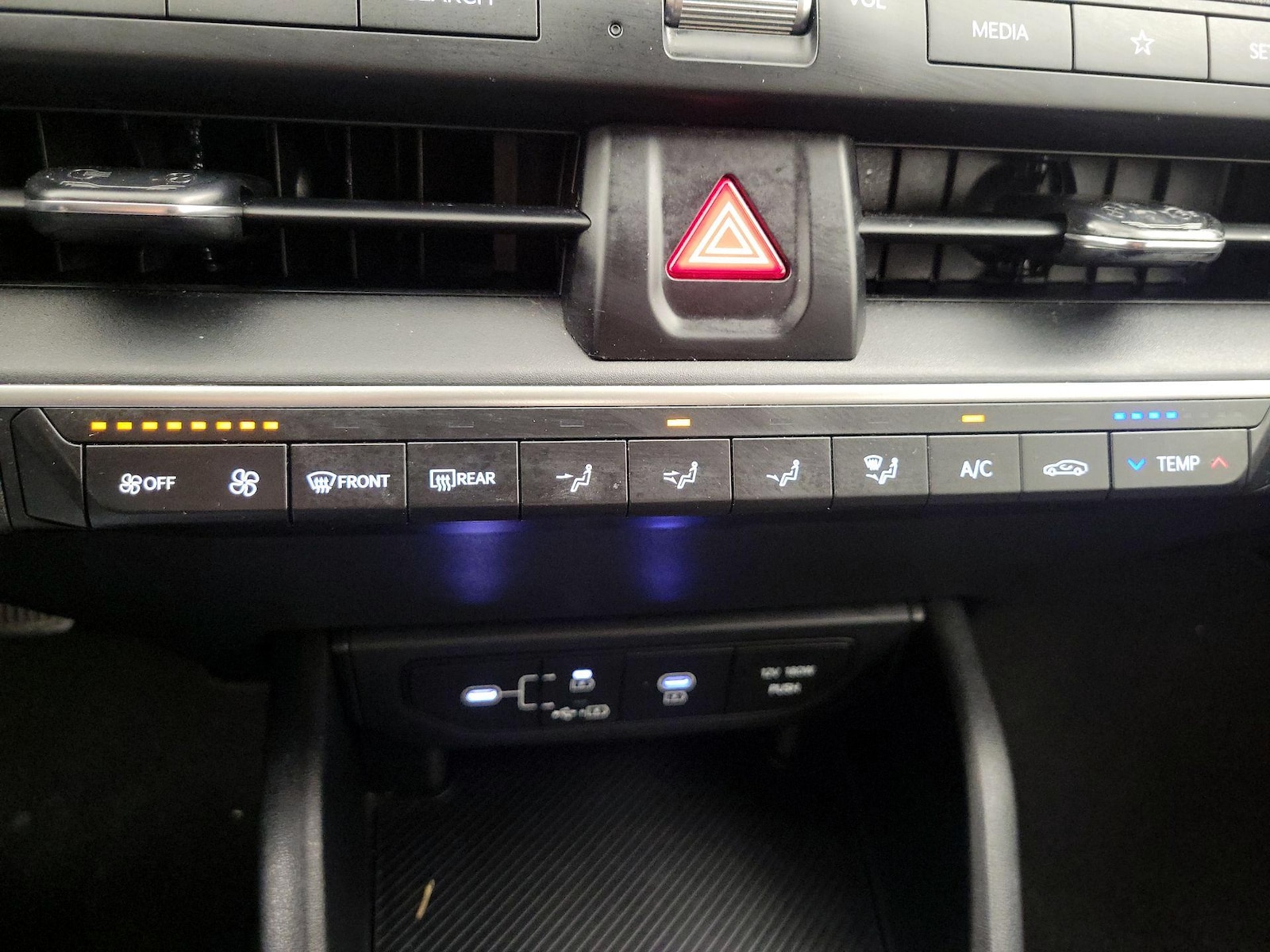 2026 Kia K4 LX - Photo 17