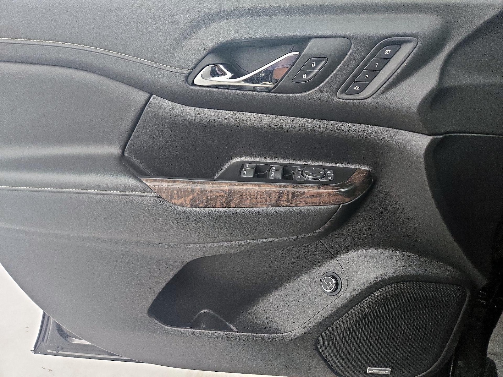 2023 GMC Acadia Denali - Photo 13